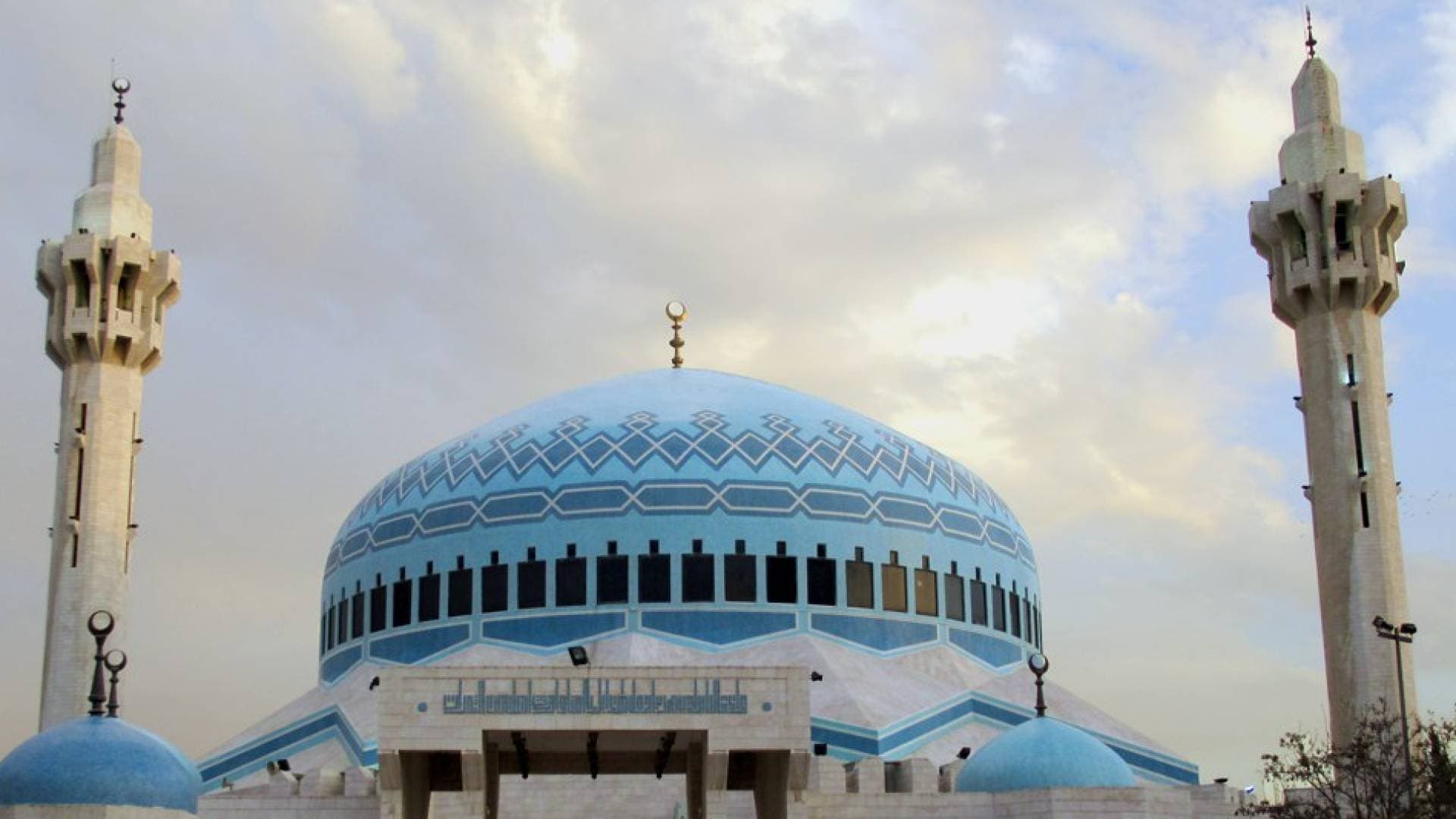 "الأوقاف" تحدد الساعة 7:15 صباحا موعدا لصلاة عيد الفطر في الأردن