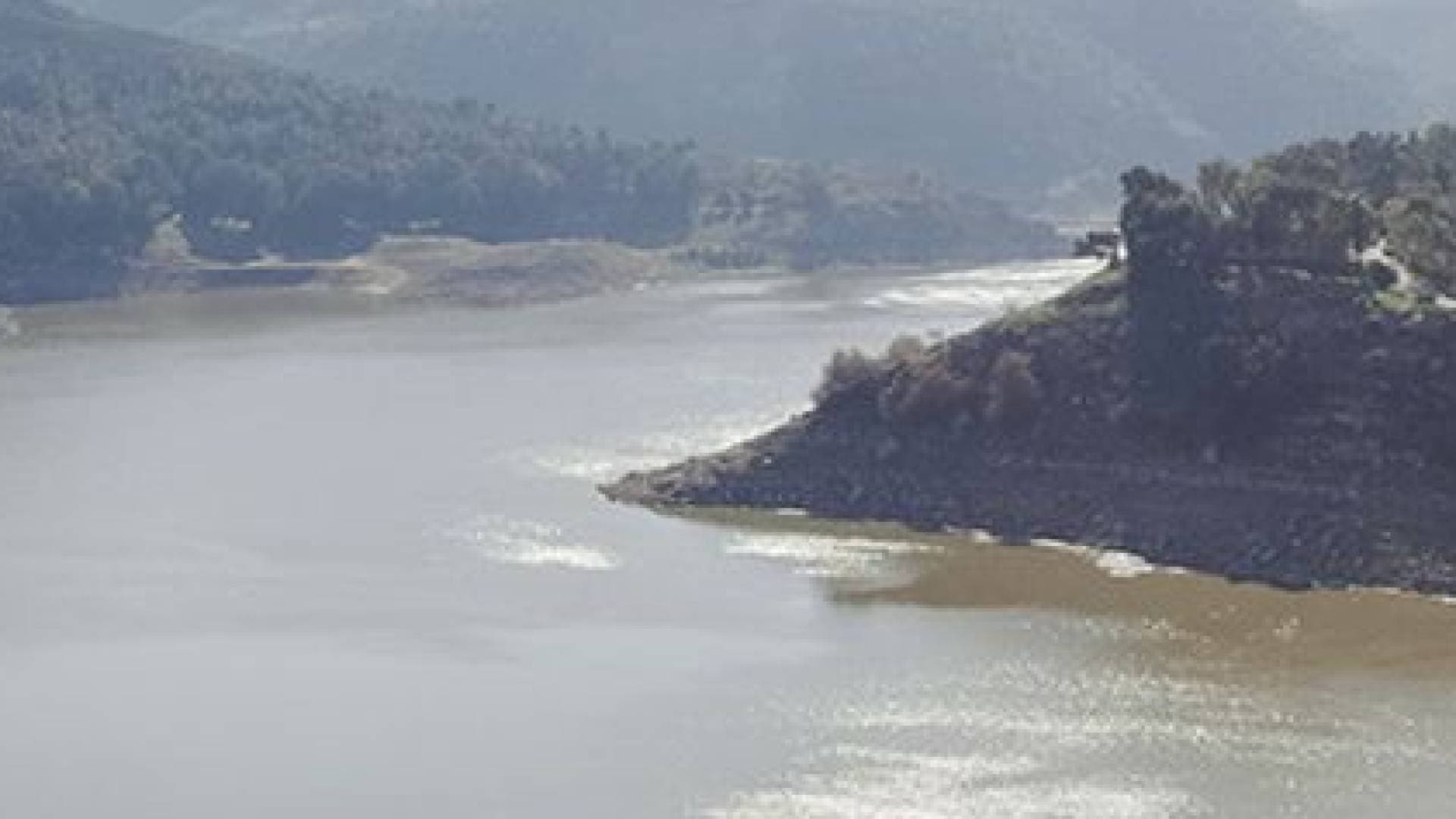 المياه تحذر من قرب فيضان سد الملك طلال