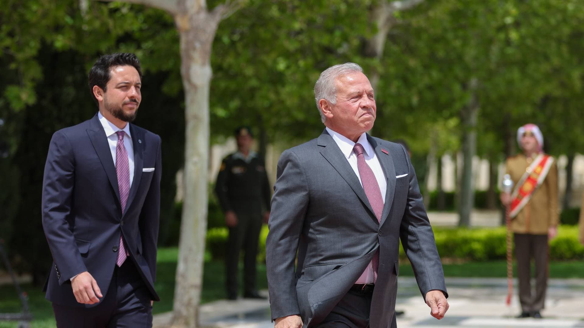 الملك وولي العهد يتلقيان برقيات تهنئة بحلول عيد الفطر