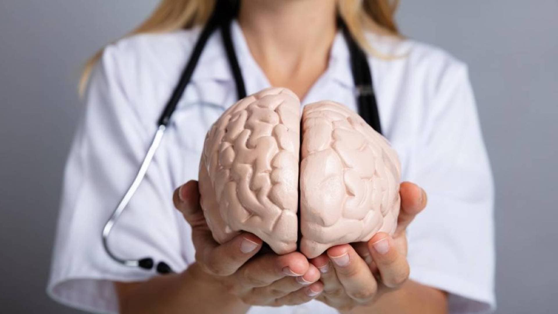 "الزر الخفي" في الدماغ.. اكتشاف مادة كيميائية تتحكم في كسر العادات وتغيير القرارات