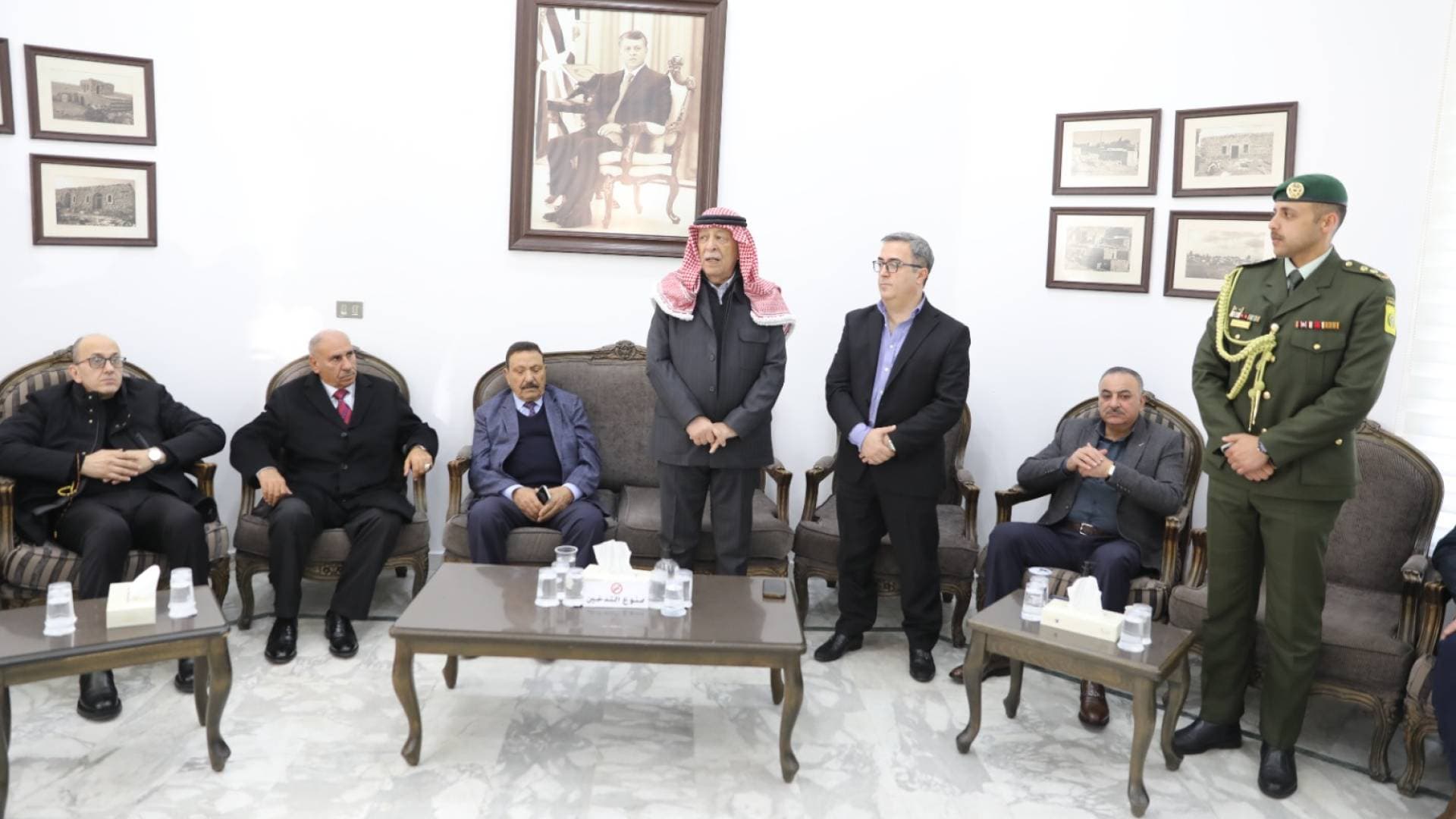 مندوبا عن الملك وولي العهد...العيسوي يعزي آل عبد الجابر