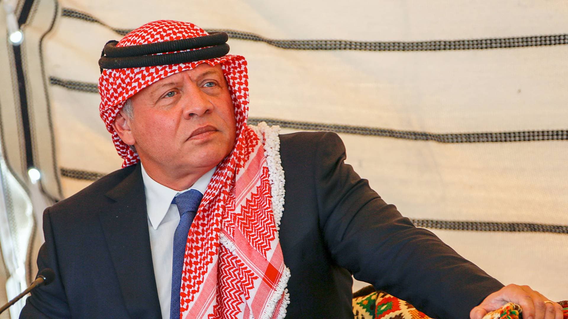 الملك يعزي أمير دولة قطر باستشهاد عسكريين أثناء أداء الواجب