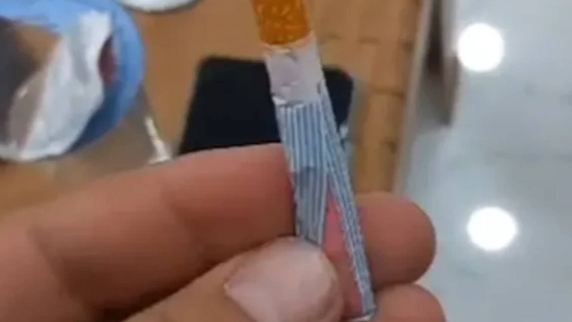 الغذاء والدواء: تحذير  من منتج حلوى غير مرخص على شكل سجائر