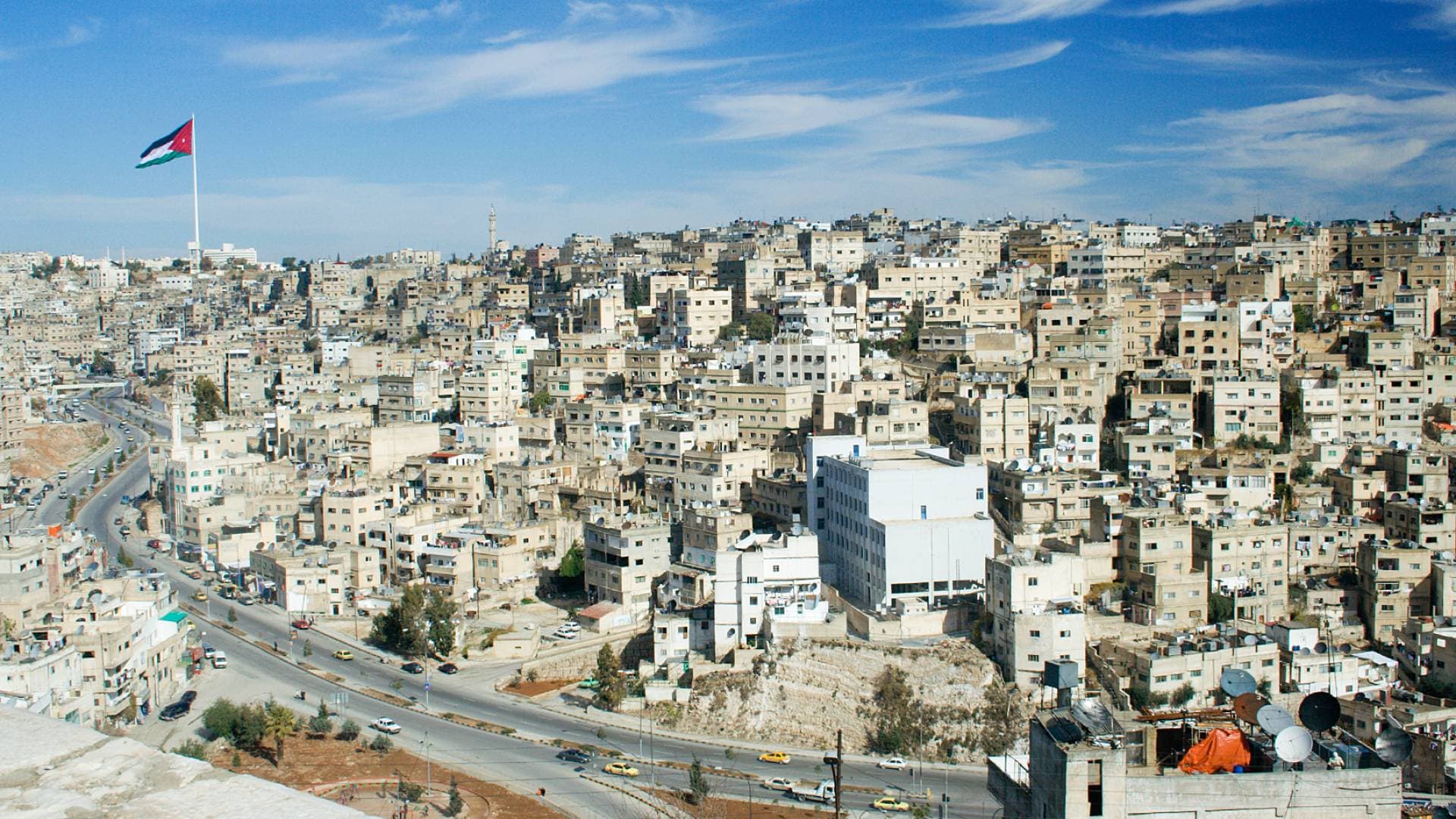 مصدر حكومي ينفي صحة "الكتاب المتداول" حول إغلاق الأسواق والقطع المبرمج للكهرباء