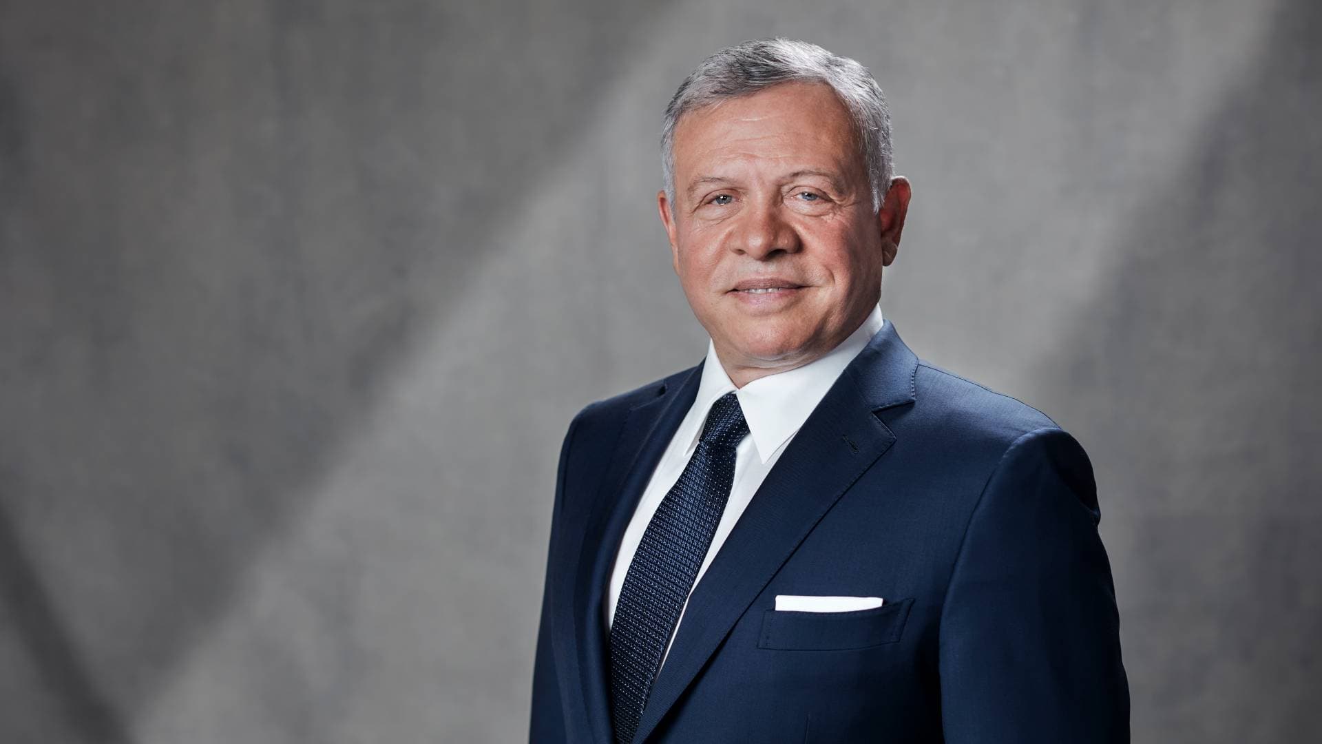 الملك يتلقى اتصالا هاتفيا من رئيس الوزراء العراقي