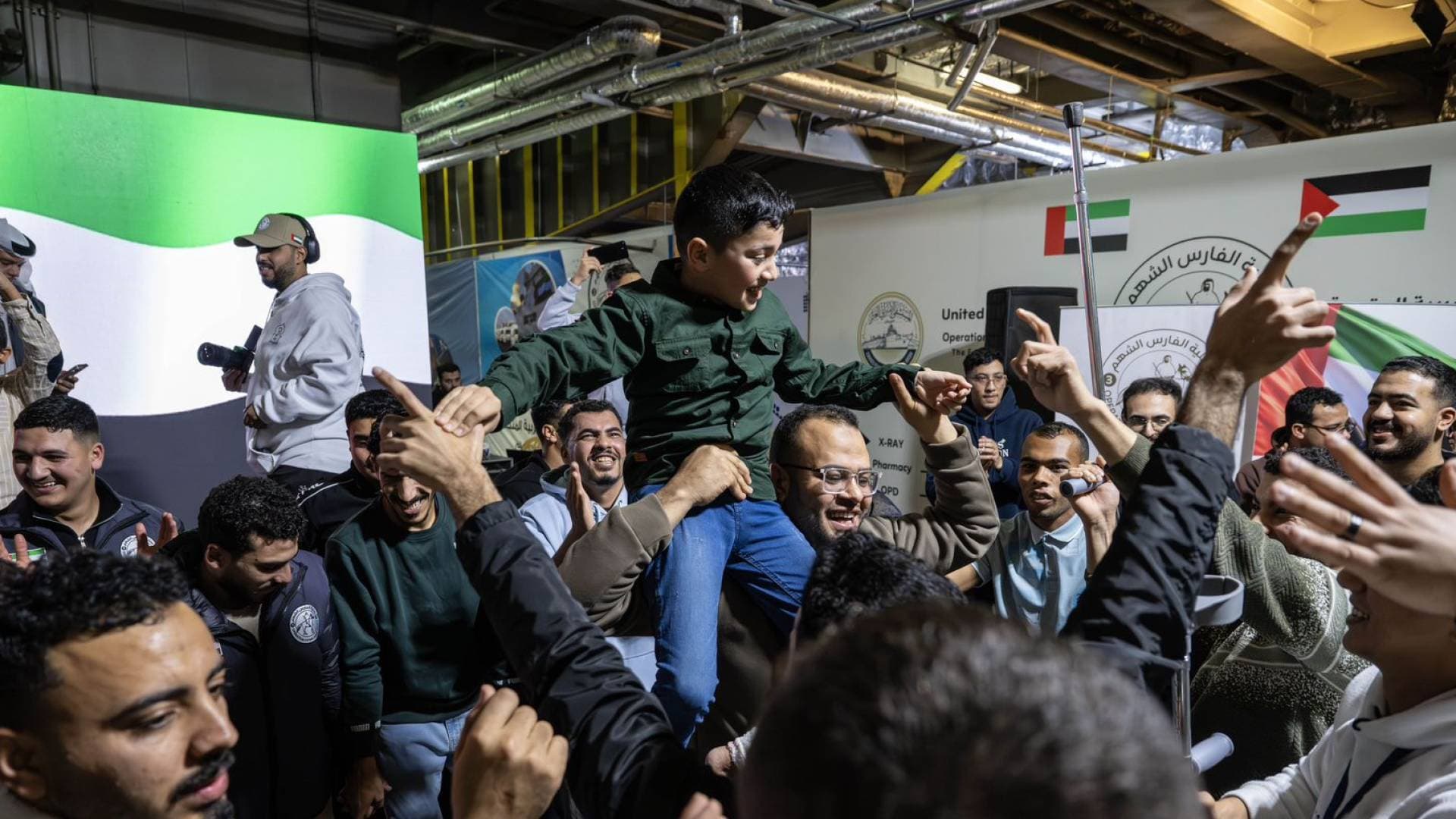 دعم من وكالة الإمارات للمساعدات الدولية .. عملية "الفارس الشهم3" يزرع الإبتسامة على وجوه مرضى المستشفى الإماراتي العائم في العريش