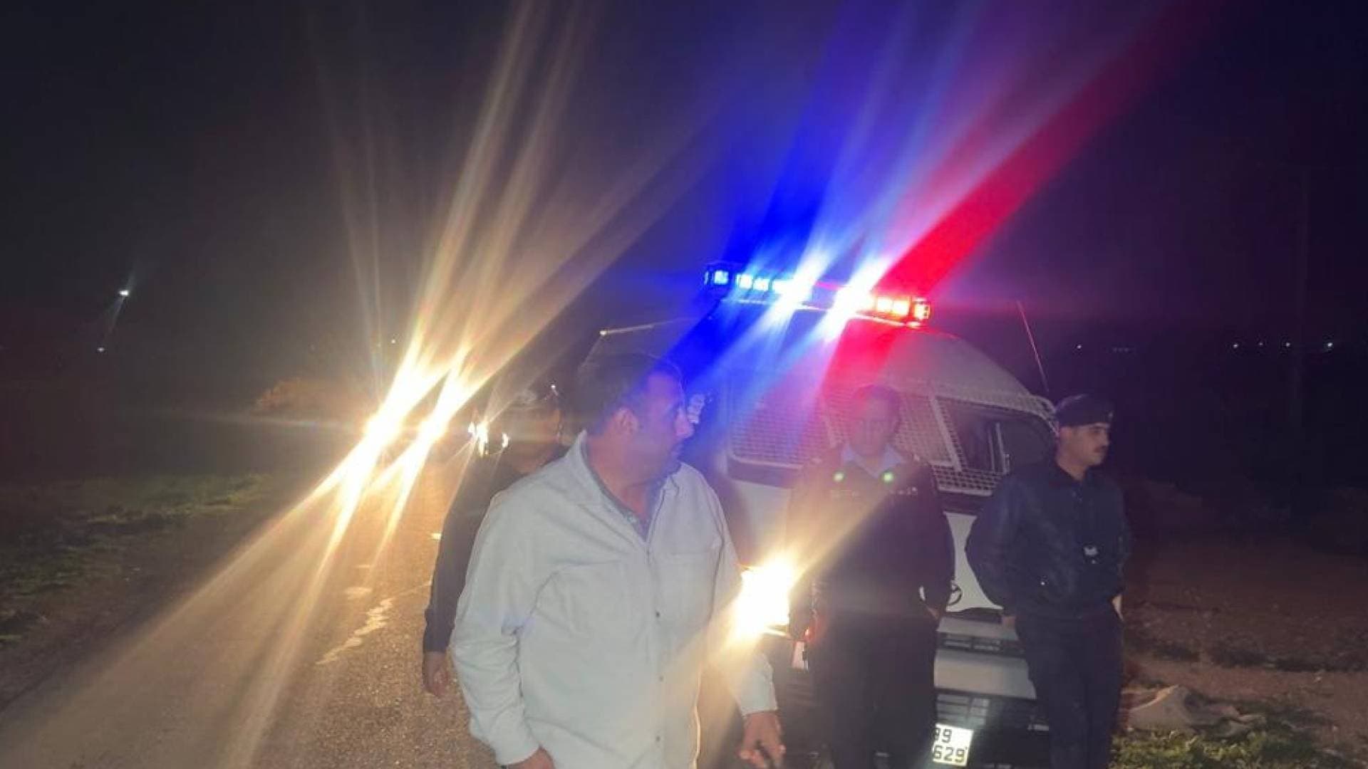 مراسل "رؤيا": الأمن وسلاح الهندسة الملكي يتعاملان مع سقوط شظايا مقذوف في المفرق دون إصابات