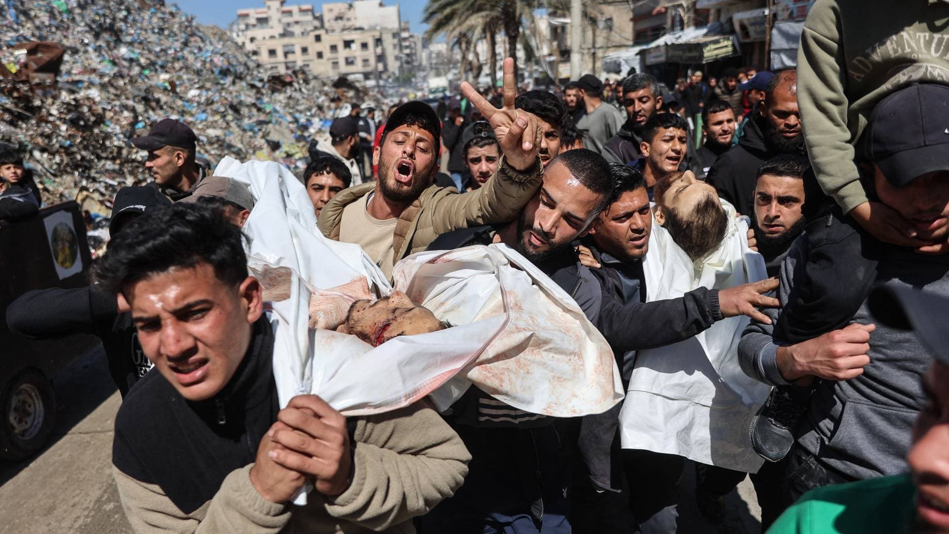 تقرير صحة غزة: حصيلة الشهداء تتجاوز 72 ألفا.. وعجز عن انتشال الضحايا من تحت الركام