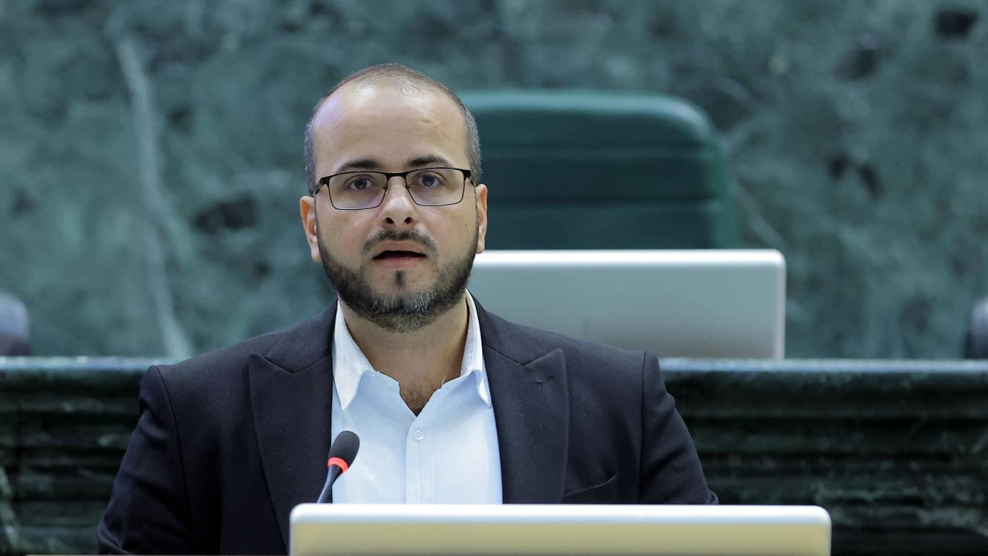 النائب حسن الرياطي يهاجم التوسع في الاقتراض ويطالب ببدائل تنموية