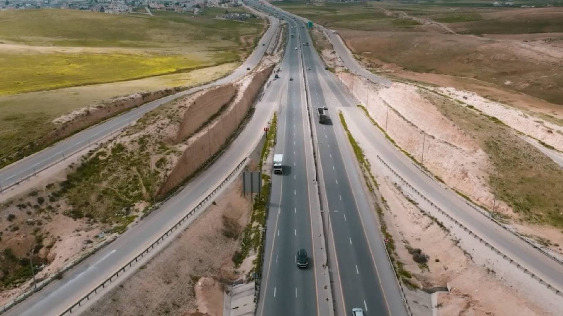 بكلفة 5.9 ملايين دينار.. "الأشغال" تبدأ أعمال صيانة 11 طريقا حيويا في إقليم الوسط