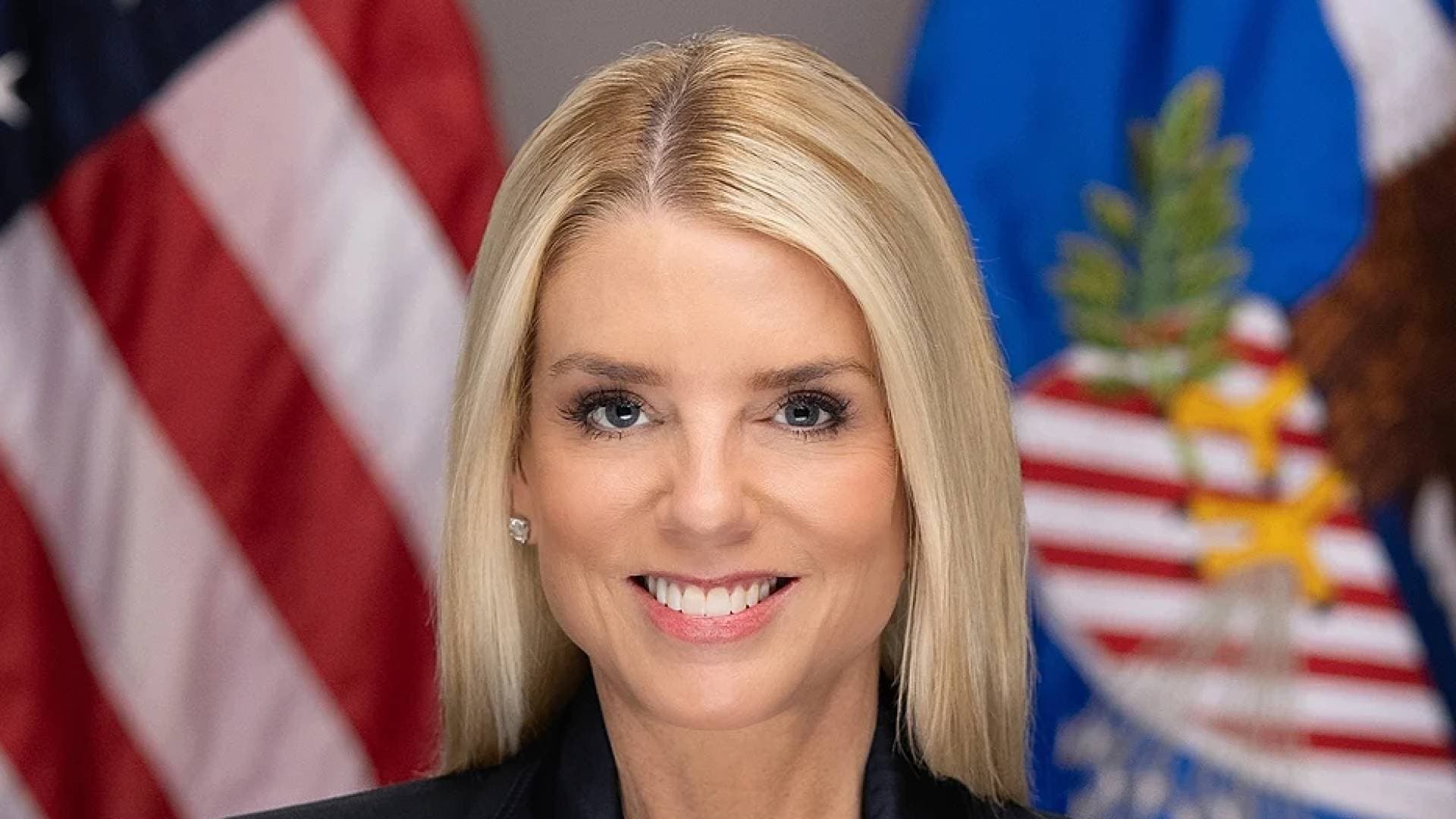 إعلام أميركي: ترمب يعزل وزيرة العدل "بام بوندي"