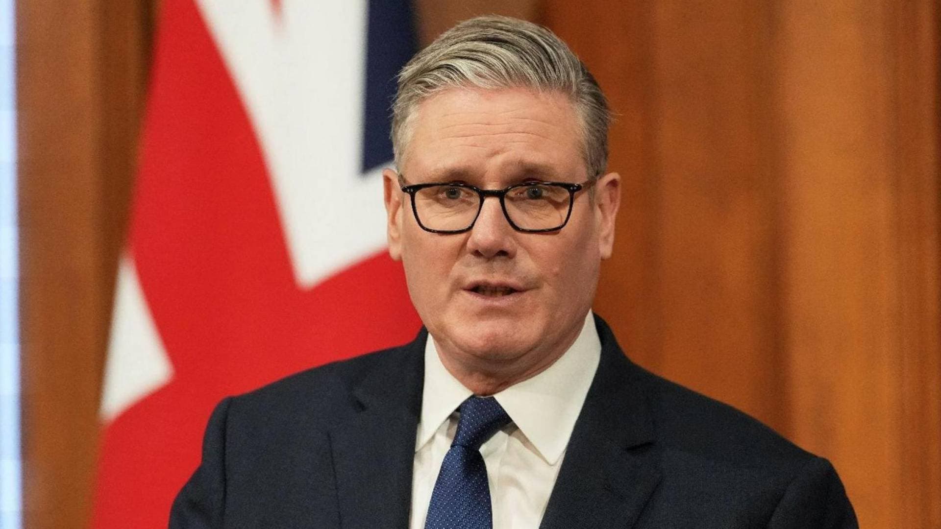 رئيس الوزراء البريطاني: سننشر منظومة دفاع جوي في الكويت