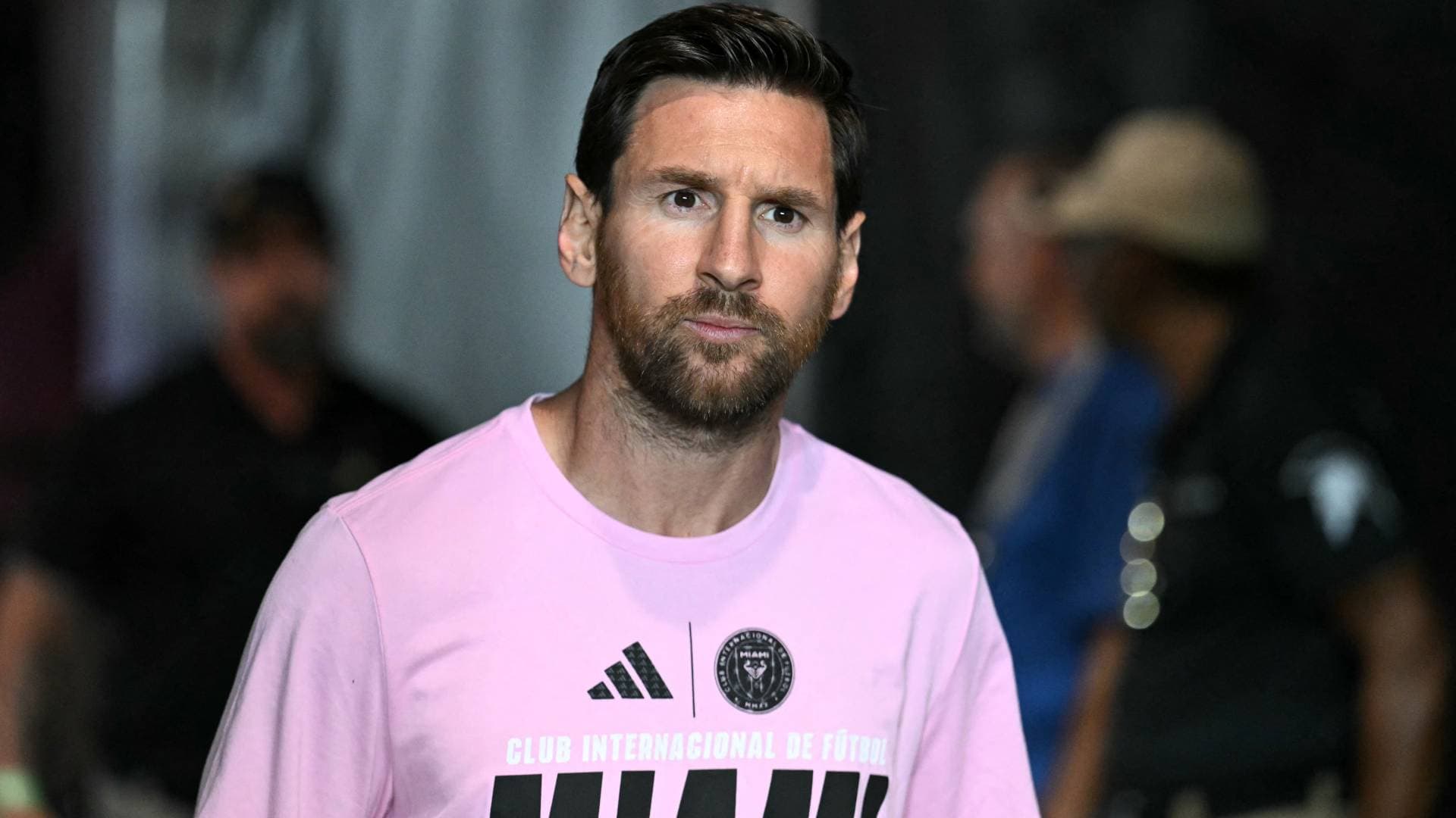 دموع "البرغوث" تثير القلق.. هل يغيب ميسي عن مونديال 2026؟