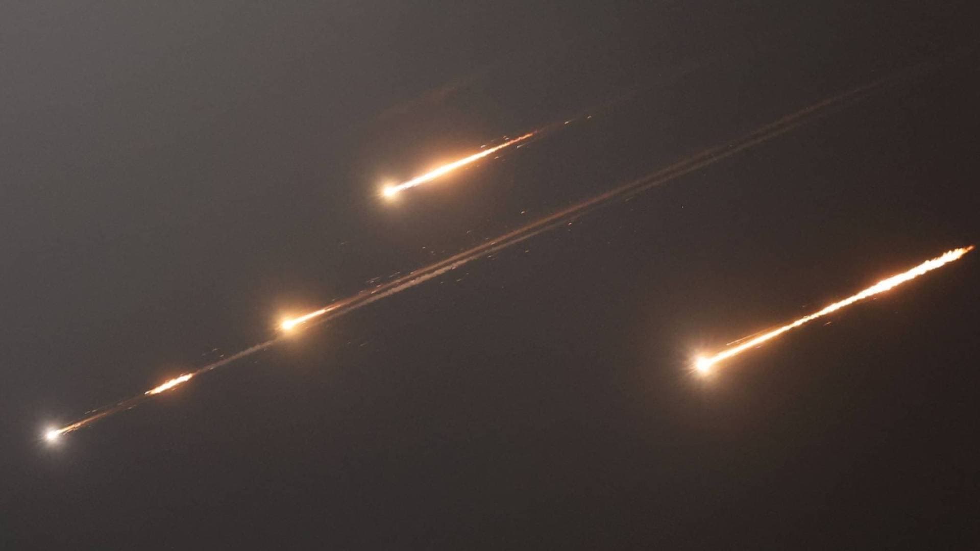 إعلام عبري: اعتراض صاروخ وسقوط 2 في منطقة مفتوحة عقب هجوم صاروخي من لبنان