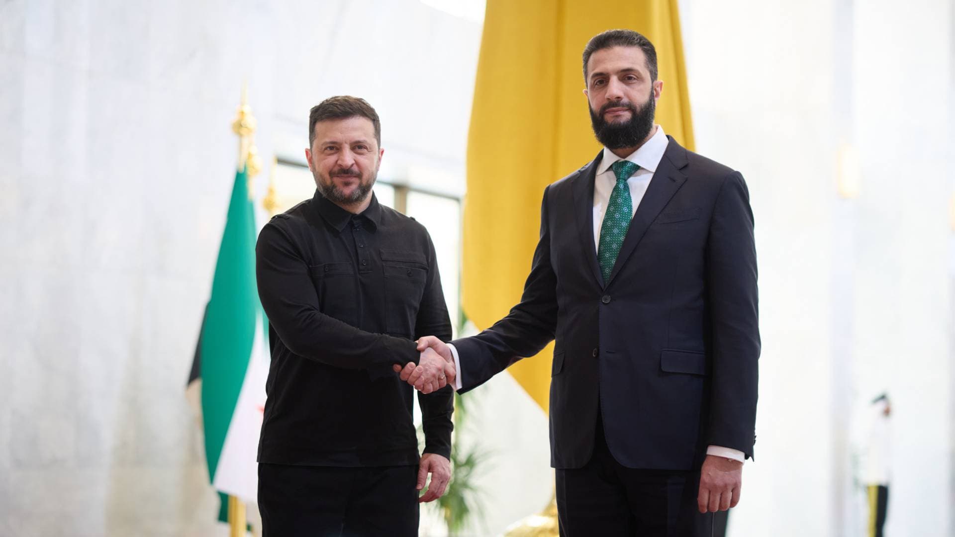 قمة سورية أوكرانية بدمشق: الشرع يستقبل زيلينسكي في قصر الشعب