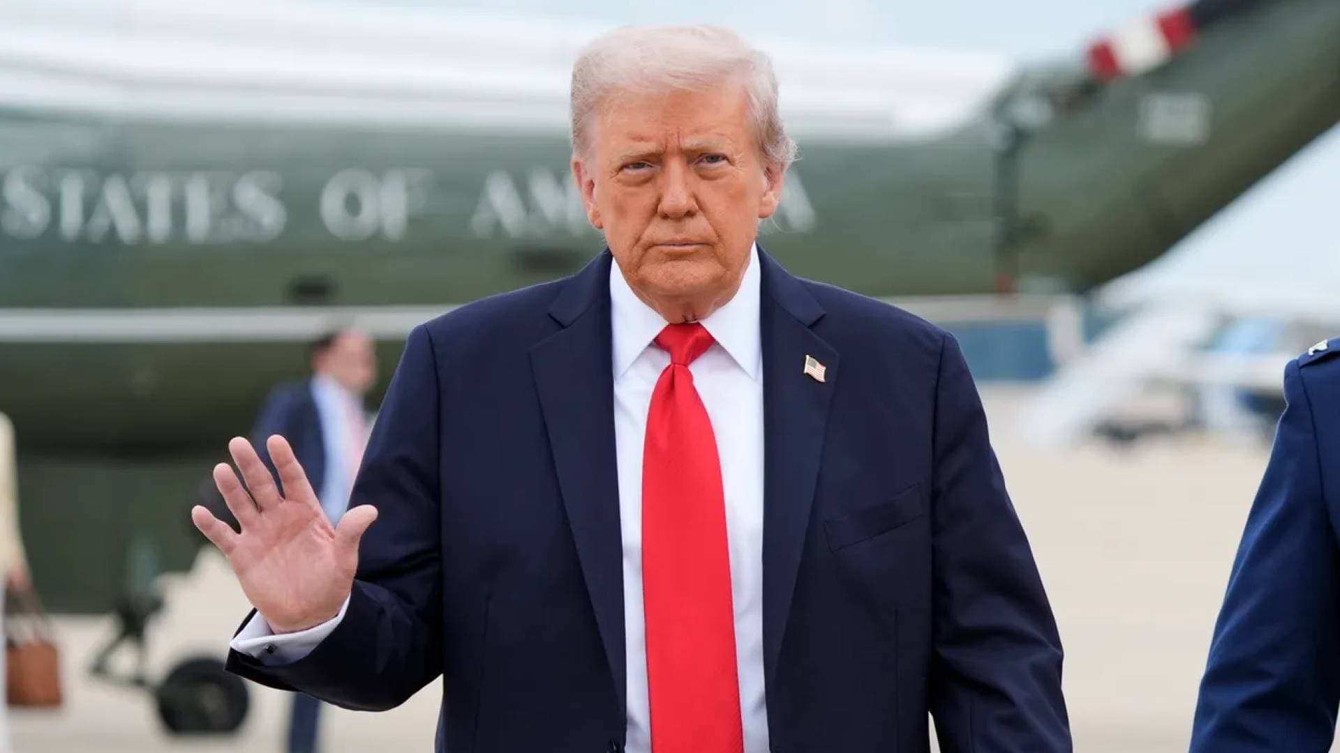 ماذا سيحدث يوم الثلاثاء؟ عد تنازلي من ترمب يثير الستاؤلات