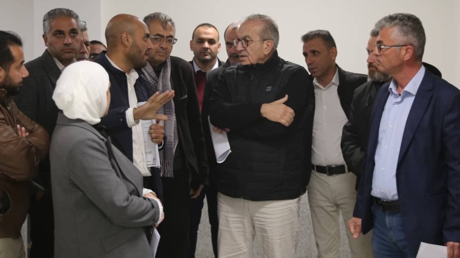 أبو السمن يوجه ببدء تسليم مستشفى معان العسكري للخدمات الطبية ويعلن إنجاز 86% من طريق "محي– الأبيض"