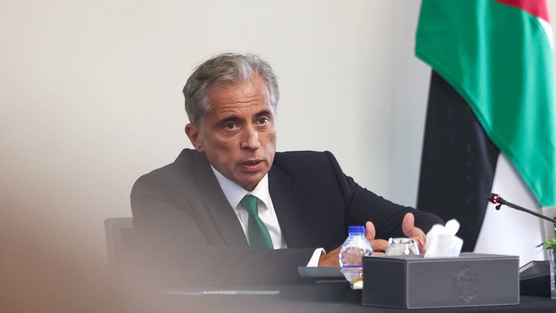 رئيس الوزراء يجري اتصالا هاتفيا مع نظيره اللبناني ويؤكد تضامن الأردن الكامل مع لبنان الشقيق