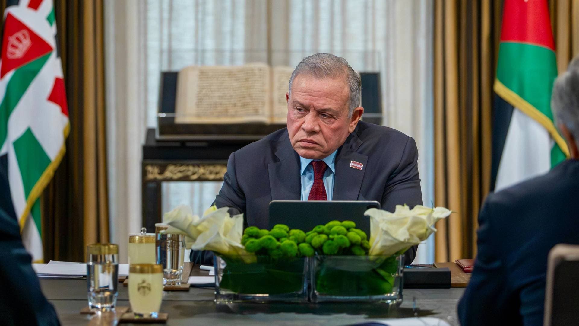 الملك يجري اتصالا هاتفيا مع الرئيس اللبناني ويؤكد وقوف الأردن إلى جانب لبنان