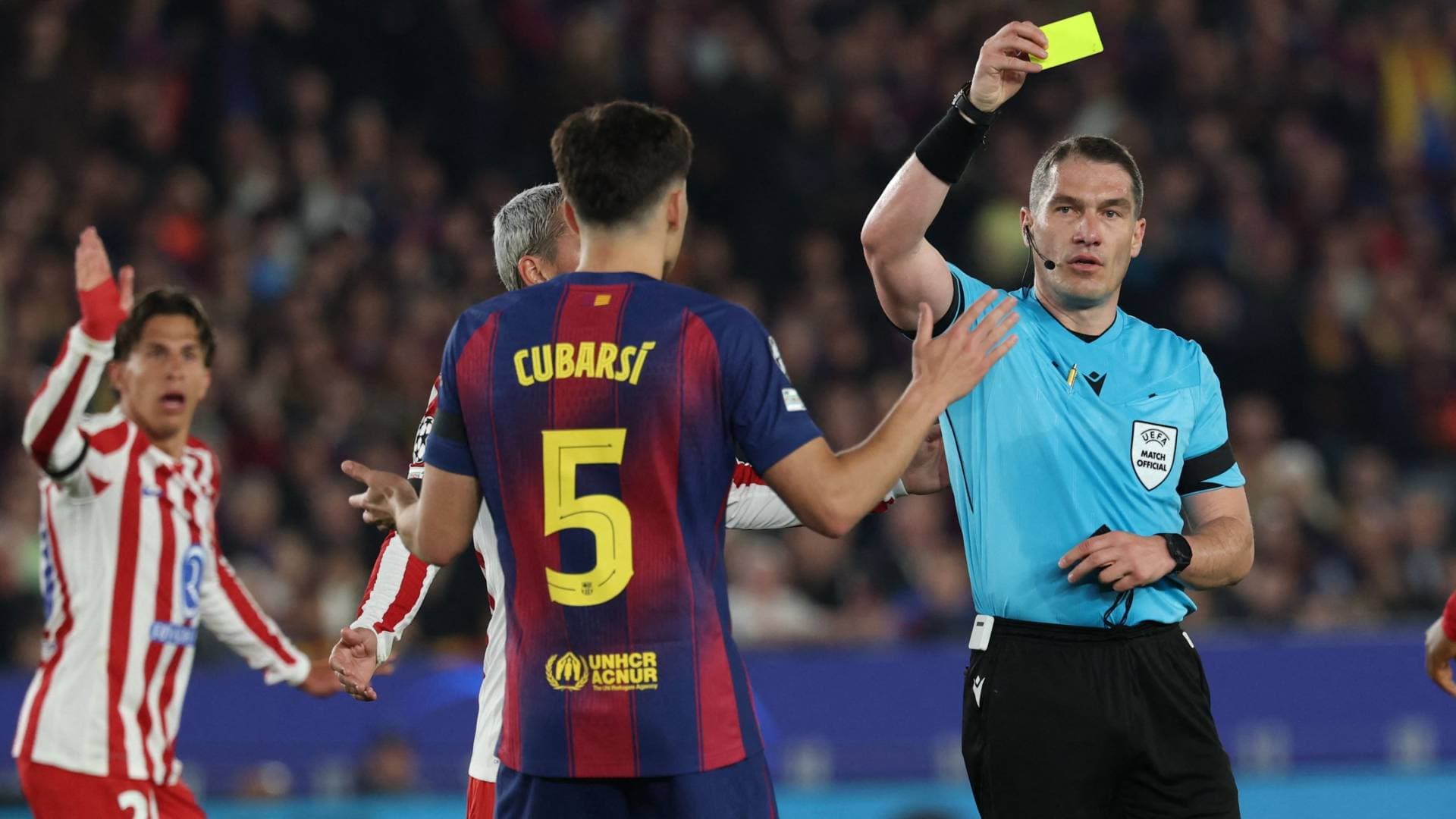 خبير إسباني يهاجم كوفاتش بعد حرمان برشلونة من ركلة جزاء