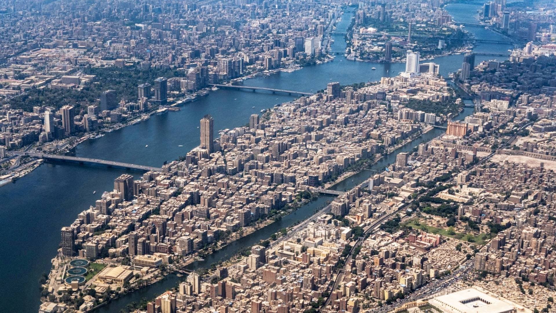 مصر تعلن بدء تخفيف قيود ترشيد الطاقة اعتبارا من الجمعة وحتى 27 ابريل الجاري