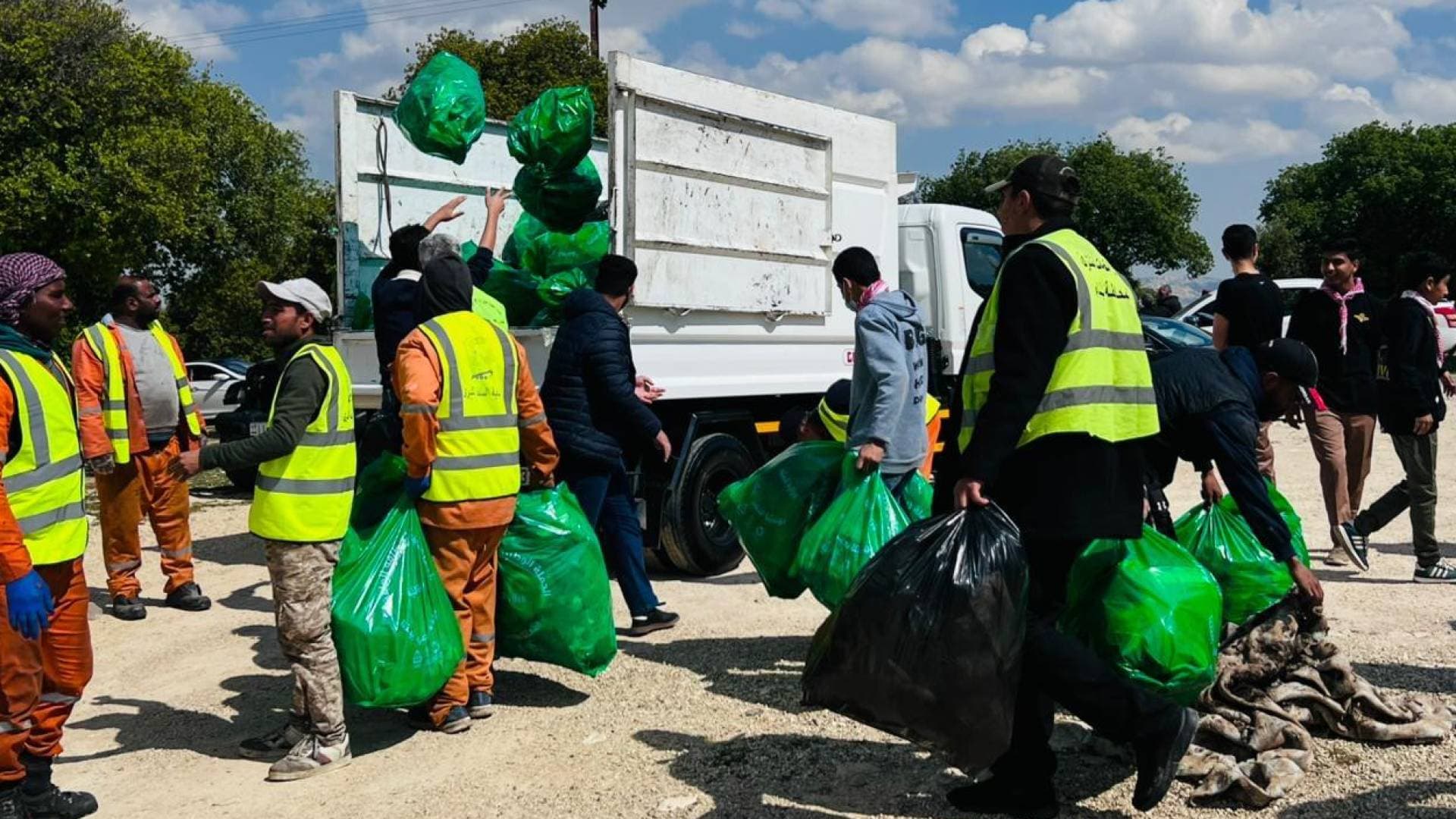 بمشاركة واسعة.. وزارة البيئة تطلق حملة نظافة وطنية شاملة في جميع المحافظات