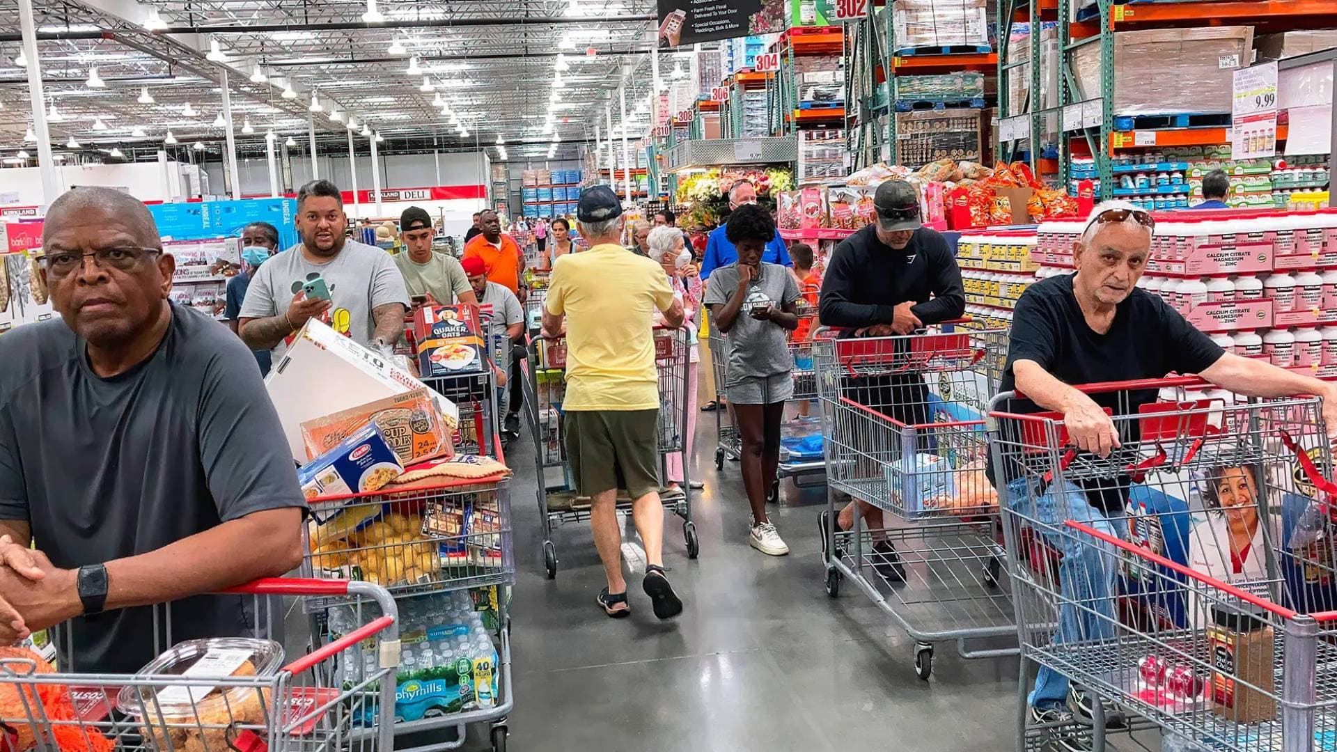 صدمة البنزين تدفع التضخم الأمريكي لأعلى مستوى في 4 سنوات.. والفيدرالي يرهن خفض الفائدة بفتح "هرمز"