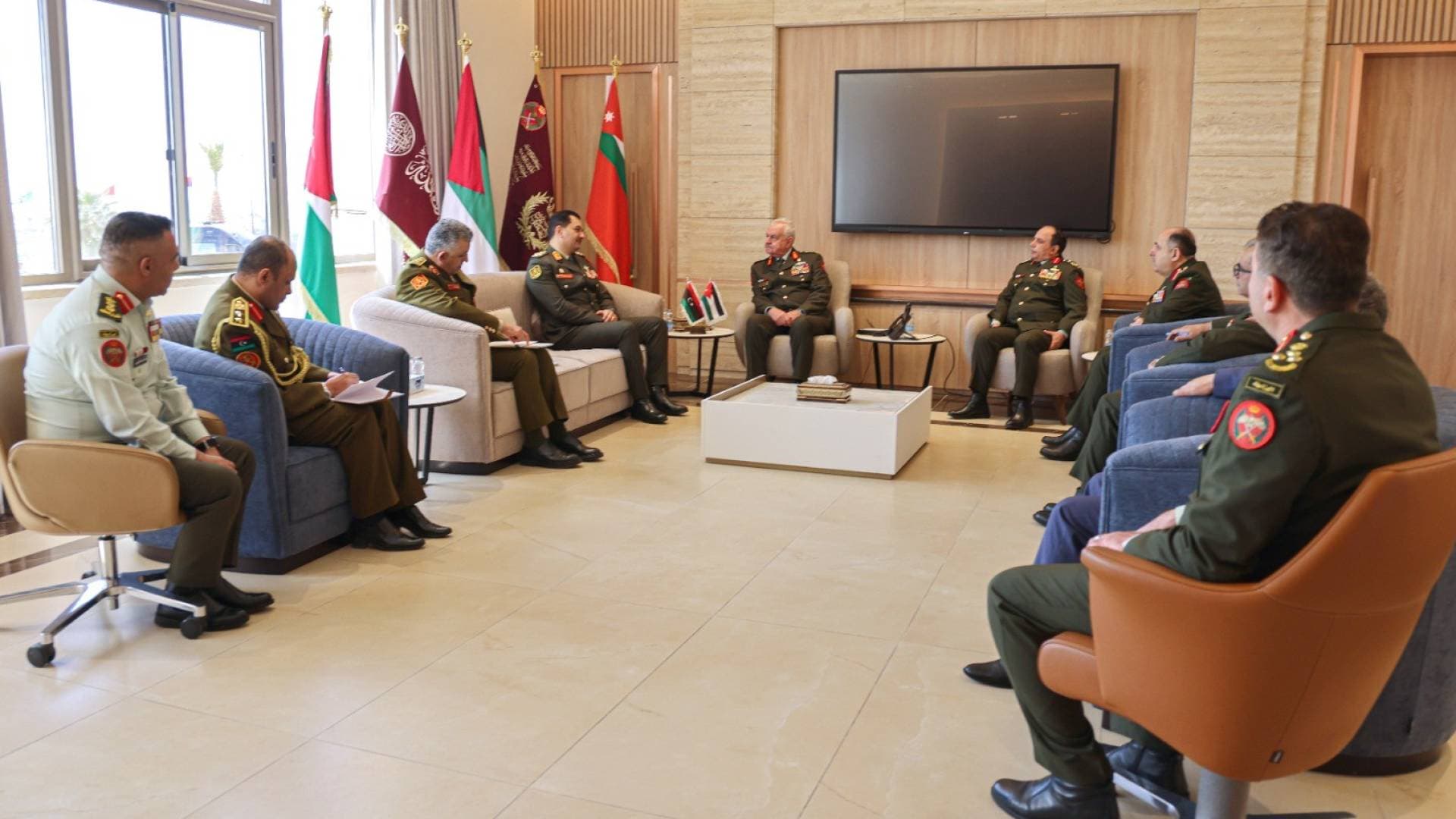 رئيس الأركان يستقبل نائب القائد العام للقوات المسلحة العربية الليبية