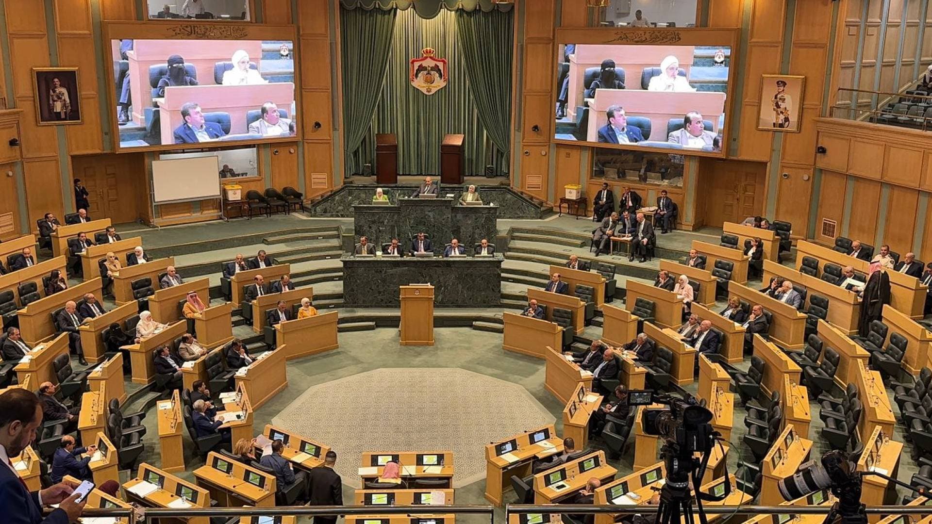 النواب يقر تعديلات "الأحوال المدنية": خفض غرامات بدل الفاقد للهوية ودفتر العائلة