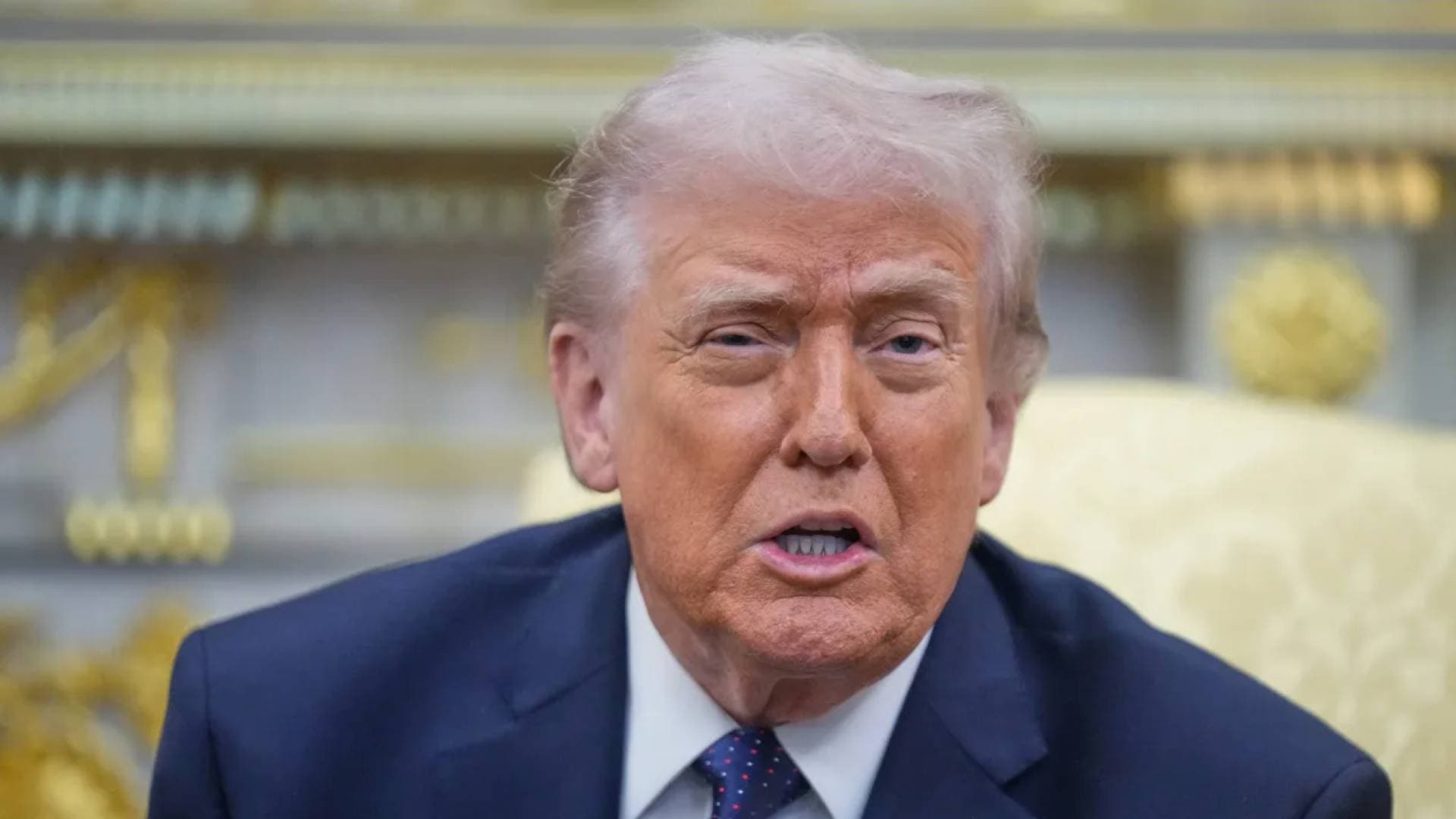 ترمب: لن أتصل بالبابا.. وعليه الا يتدخل بالسياسة