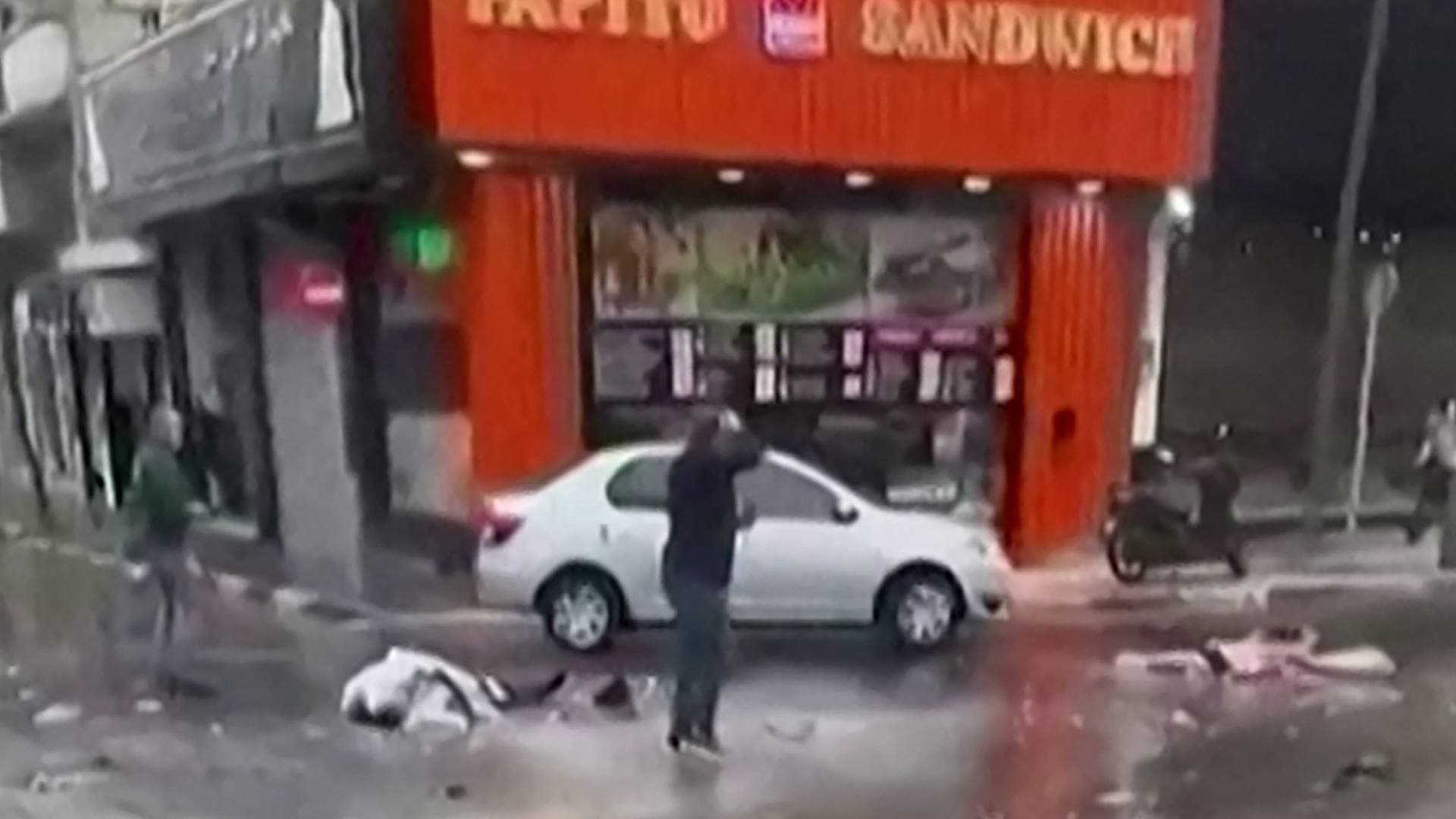 "أ ف ب": تفجير انتحاري مزدوج في مدينة "البليدة" يتزامن مع زيارة البابا للجزائر