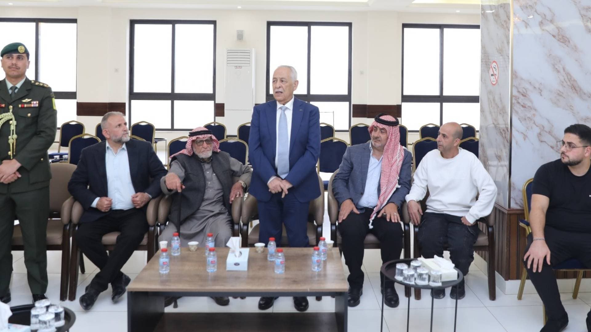 مندوبا عن الملك وولي العهد...العيسوي يعزي عشيرة الشواورة والمحتسب