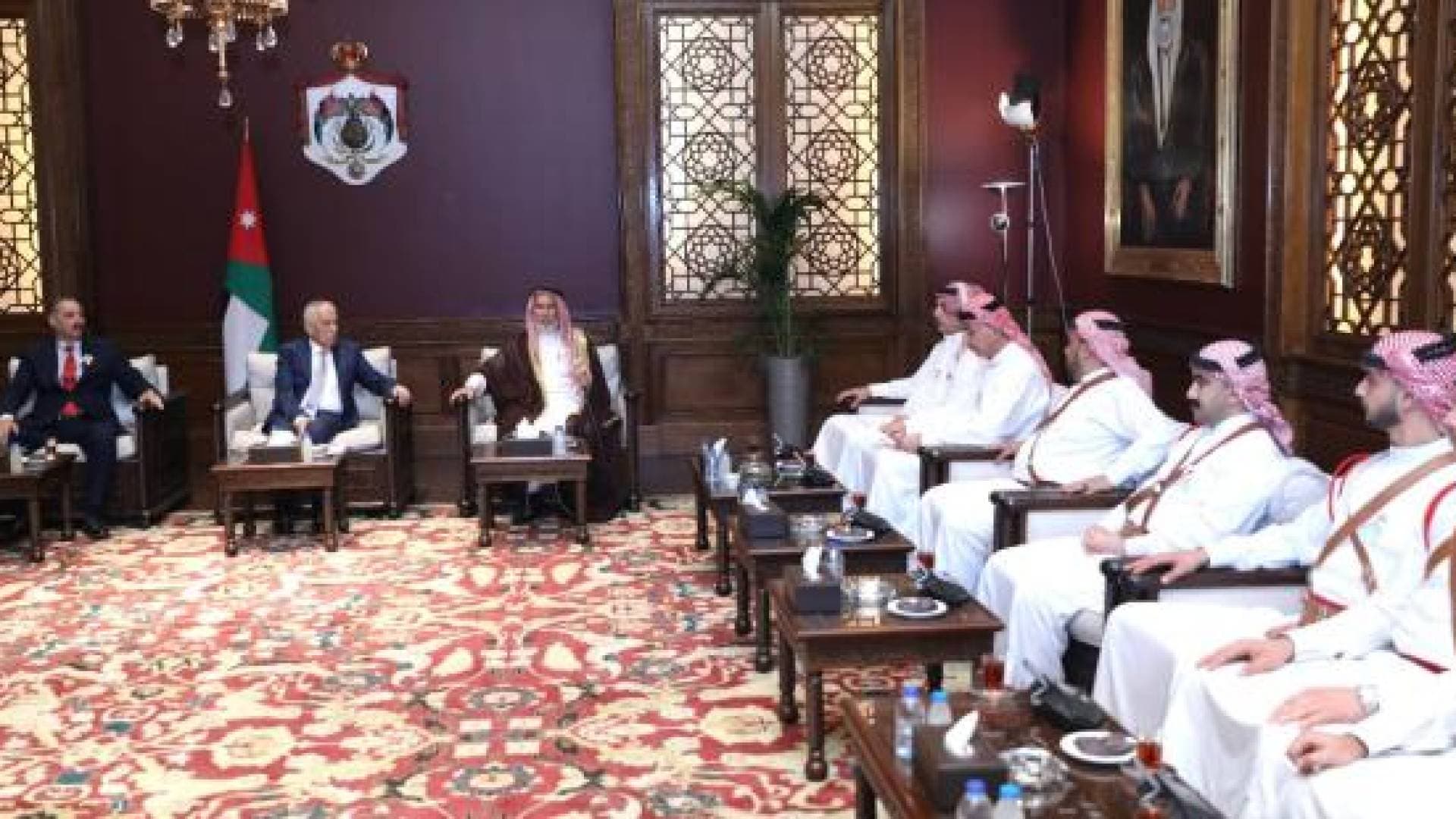 العيسوي يلتقي فعاليات مجتمع مدني وثقافية