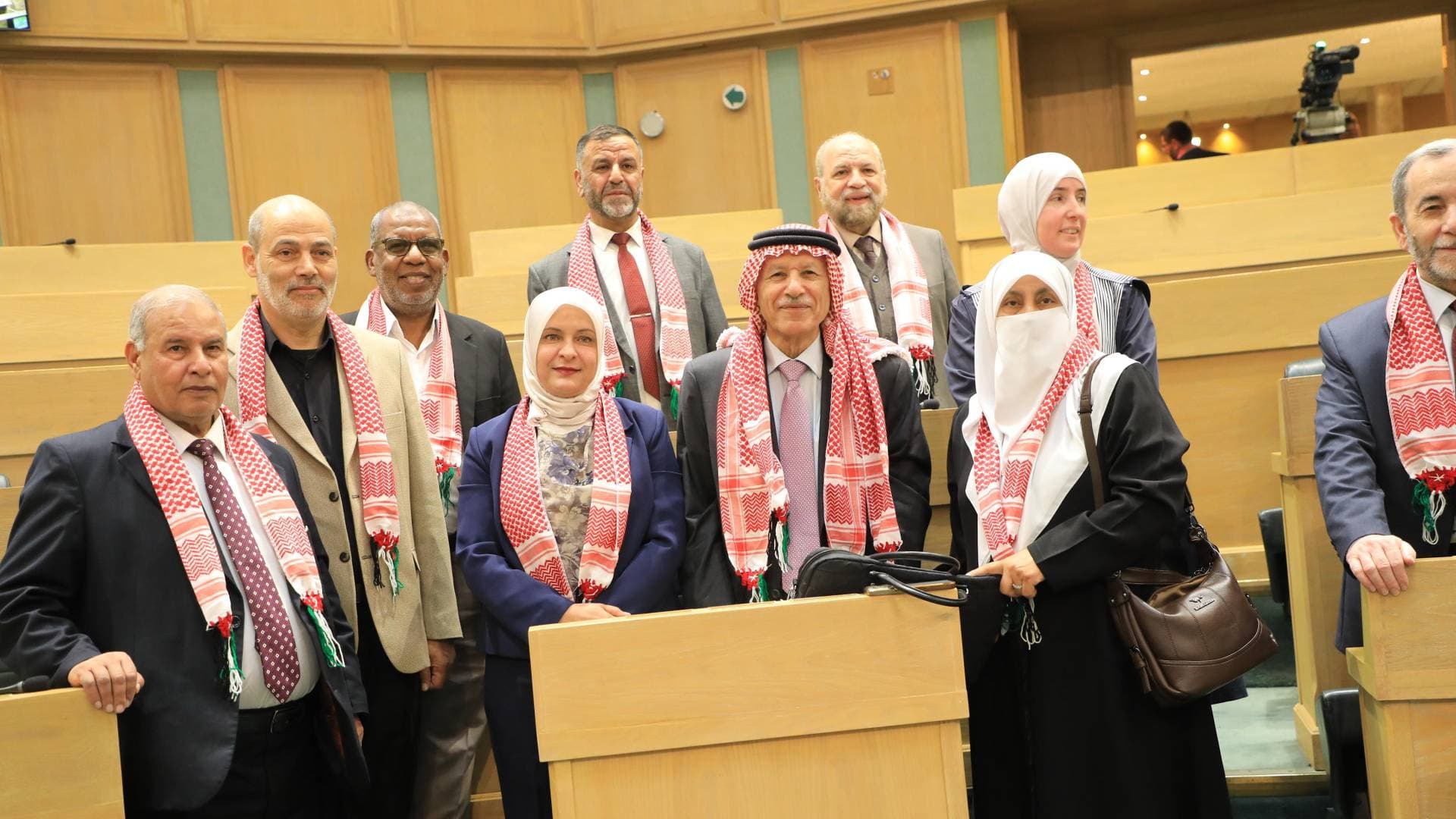 مقترحات نيابية لتعديل آلية الخلاف التشريعي وتقليص مدة حجز المركبات