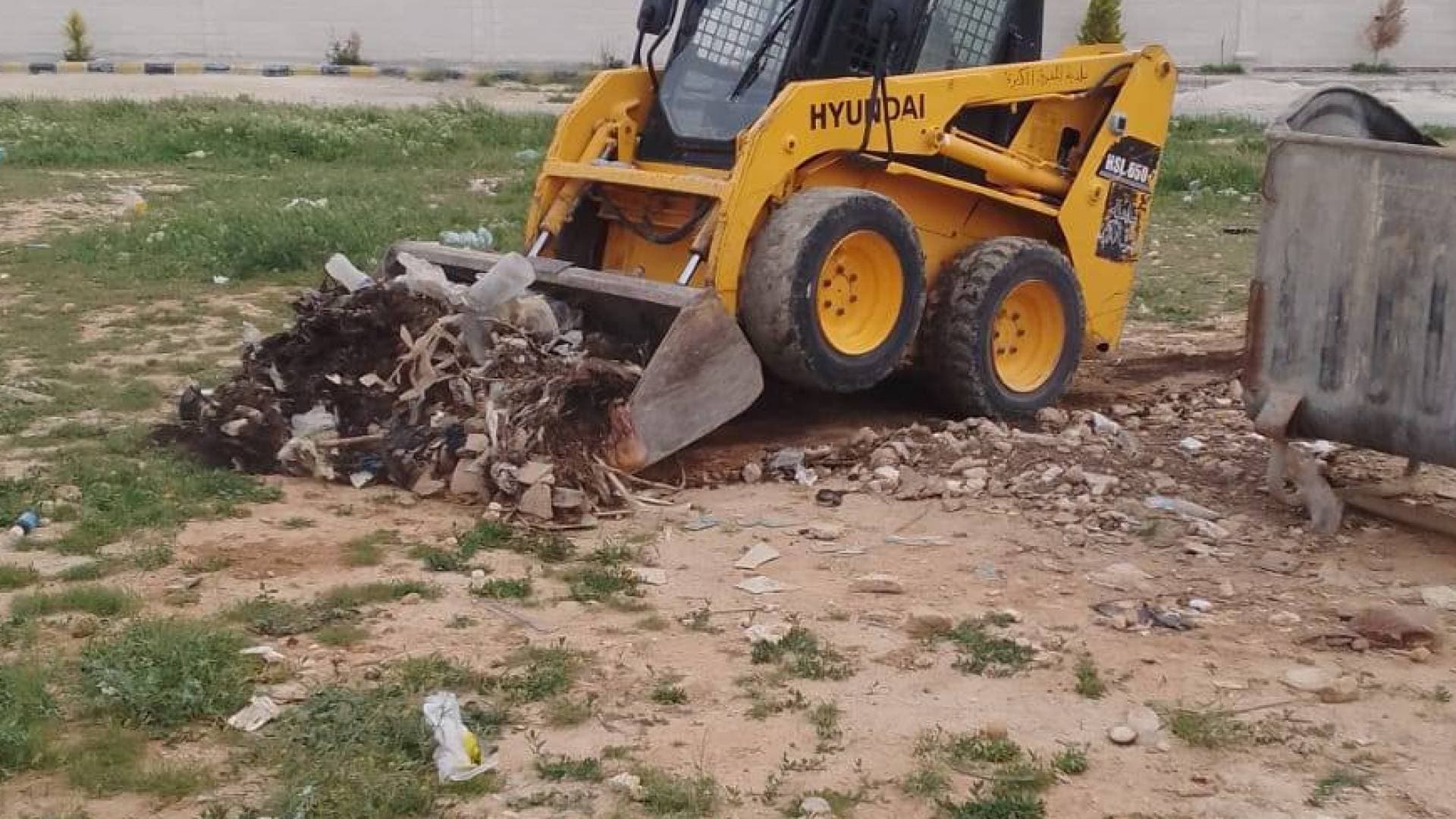 بلدية المفرق الكبرى تكثف حملات النظافة الشاملة في مختلف الشوارع والأحياء