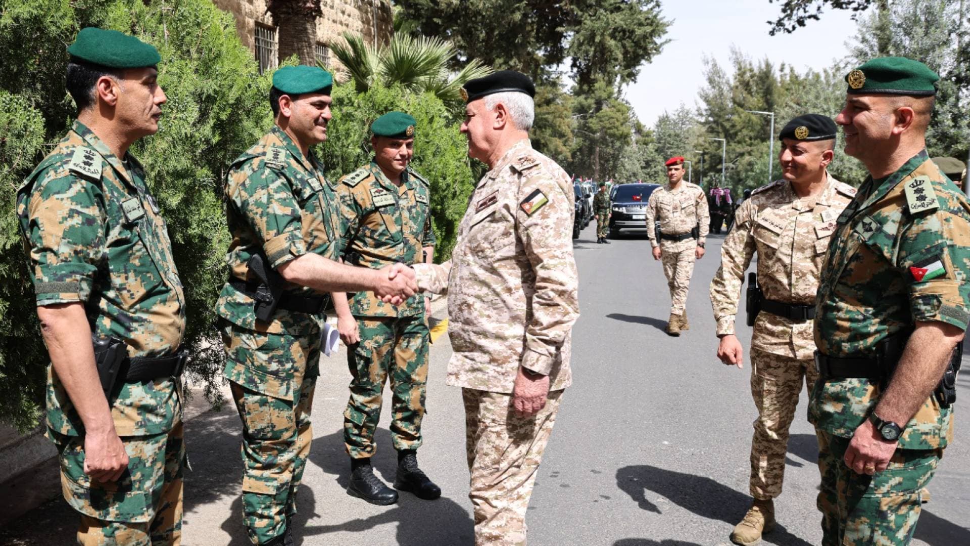 رئيس هيئة الأركان المشتركة يزور قيادة الحرس الملكي الخاص