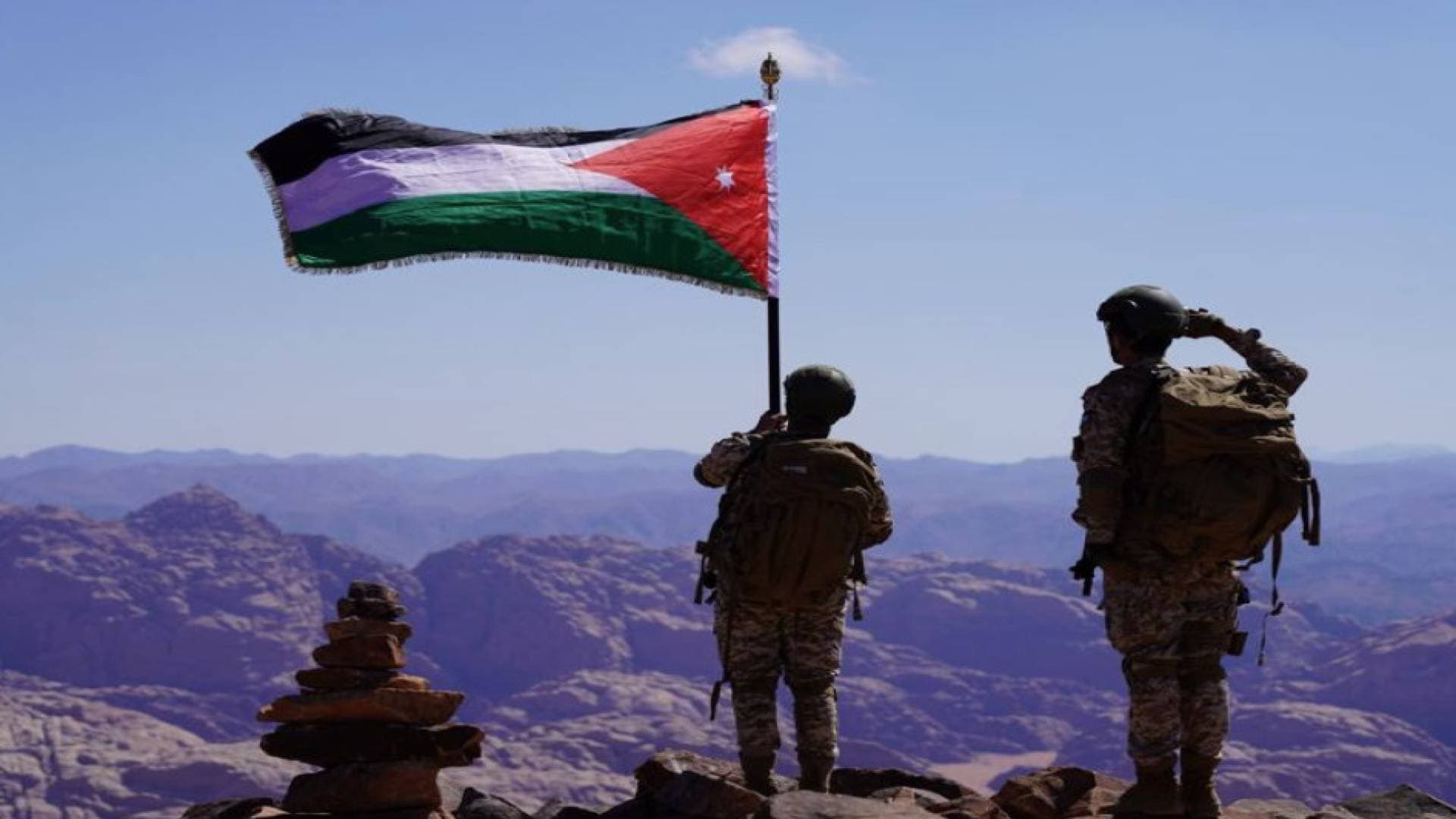 الأردنيون يحتفلون بيوم العلم "104 سنوات والأردن سالما منعما" - بالفيديو