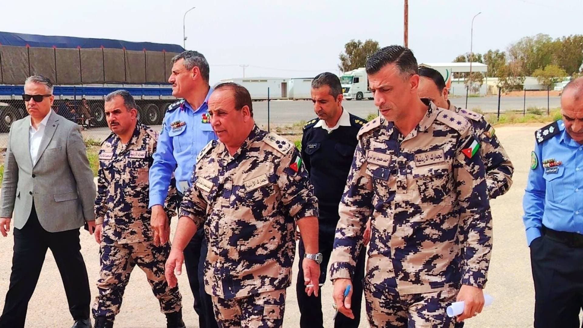 مدير عام الجمارك الأردنية يجري زيارة مفاجئة لجمرك الكرامة
