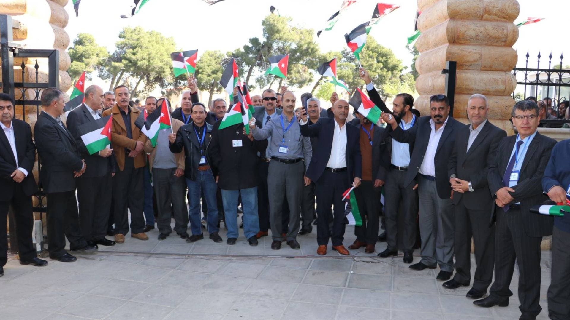 مؤسسة المتقاعدين العسكريين تحتفي بيوم العلم: رمزية السيادة ومسيرة الوفاء للوطن