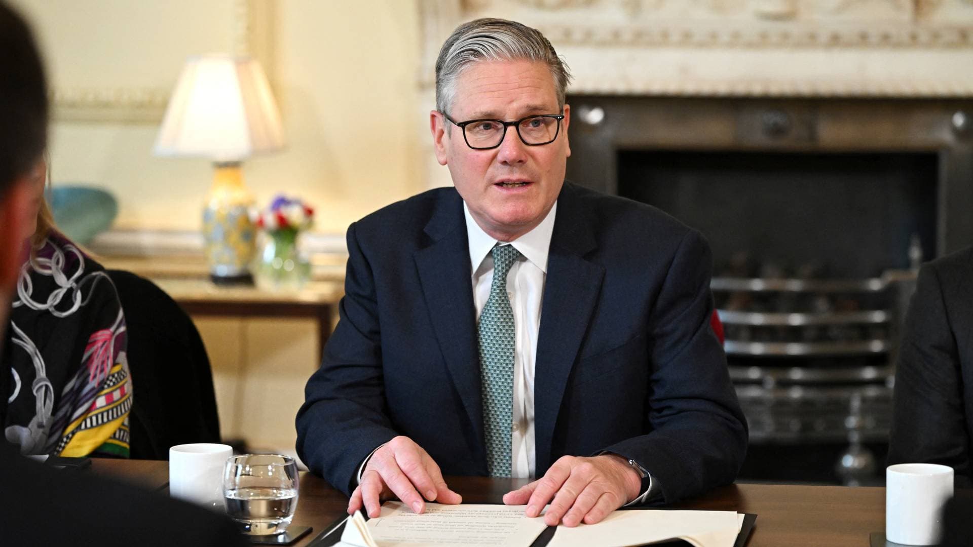 دعوات لاستقالة ستارمر بعد تقارير جديدة بشأن تعيين ماندلسون سفيرا رغم علاقاته بإبستين