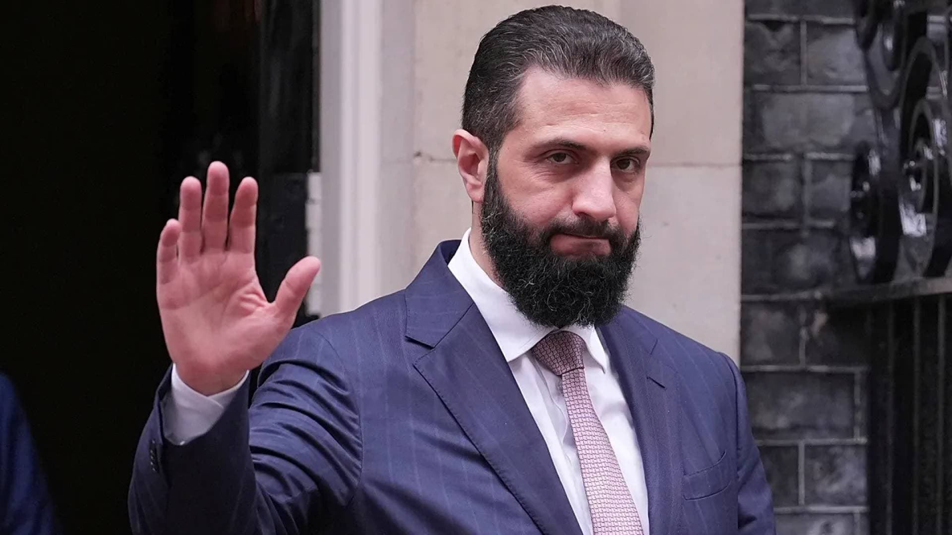 الشرع يرهن مفاوضات الجولان بانسحاب الاحتلال ويطرح سوريا كوجهة استثمارية عالمية-فيديو