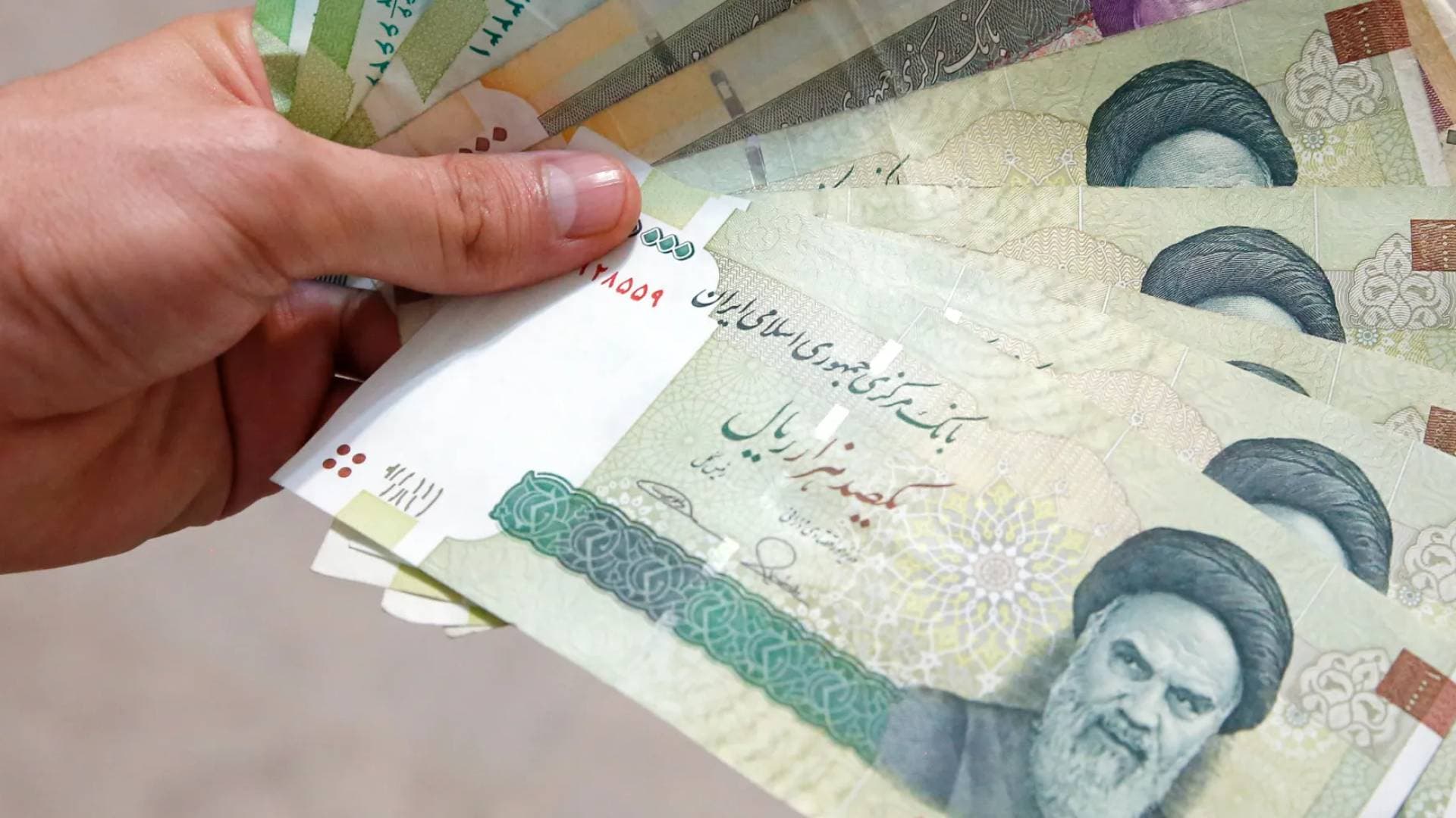 سي إن إن: واشنطن تدرس الإفراج عن 20 مليار دولار من أصول إيران