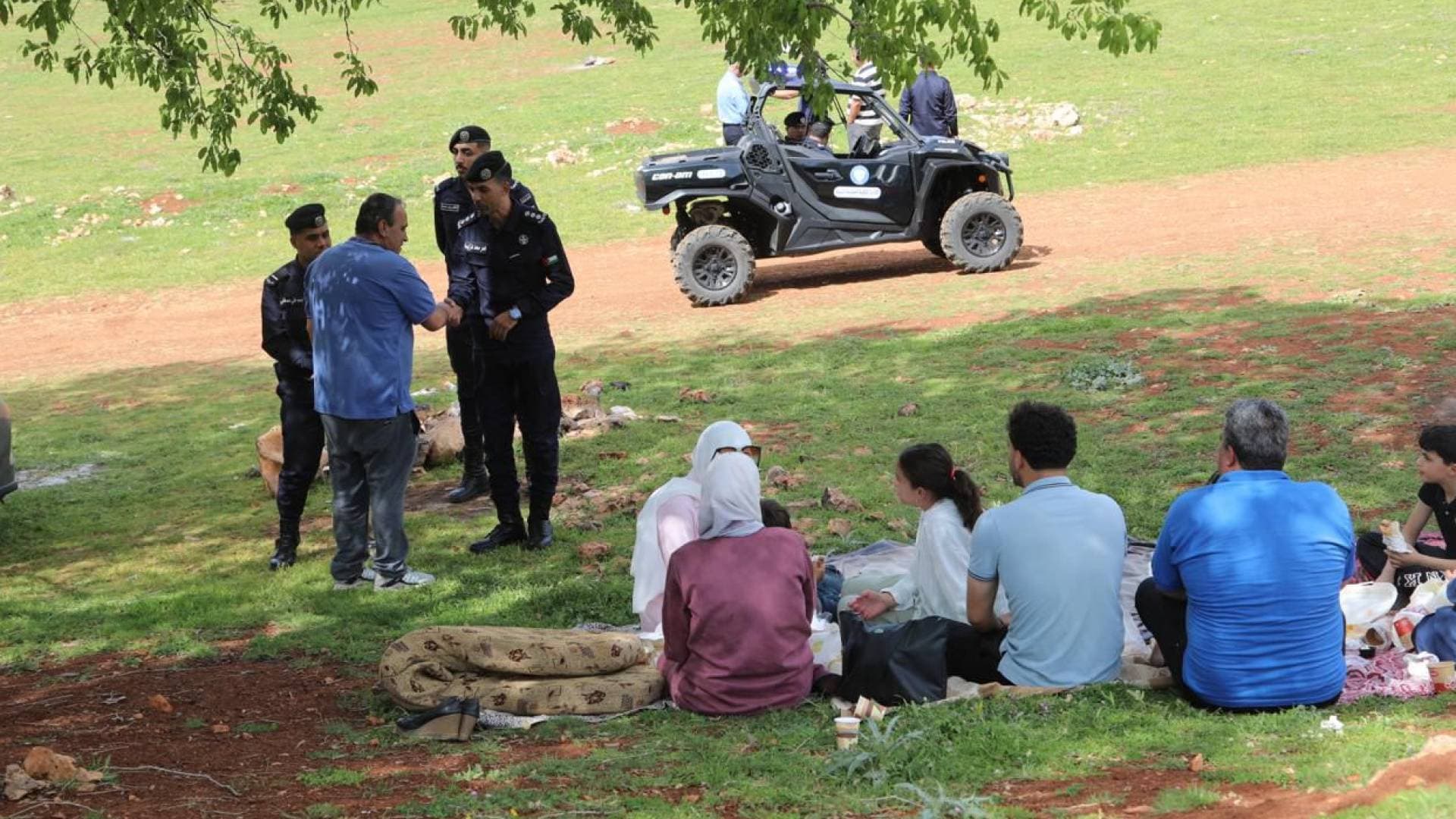 الأمن العام يواصل تنفيذ الحملات الرقابية والتوعوية البيئية بالتزامن مع الموسم السياحي والتنزه