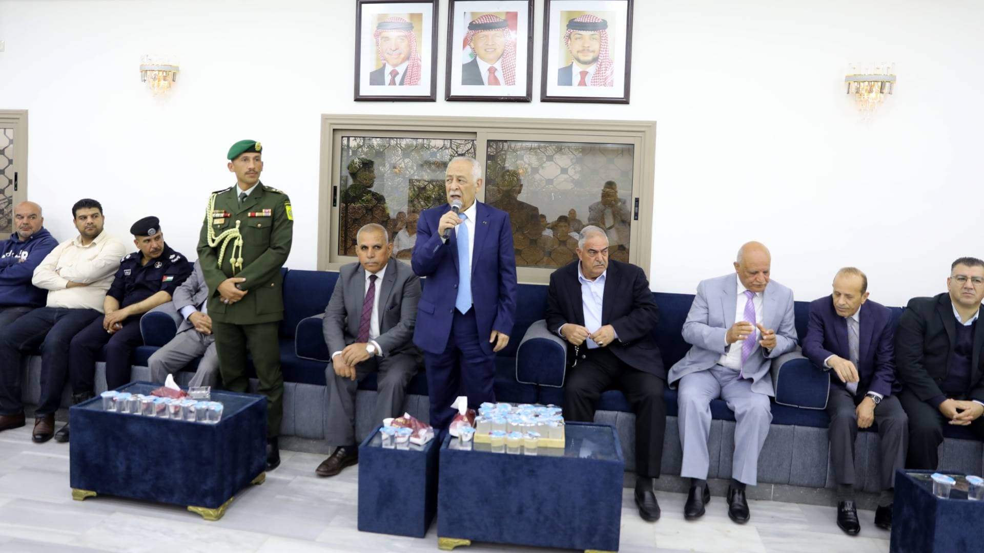 مندوبا عن الملك وولي العهد...العيسوي يعزي عشيرة الفريحات