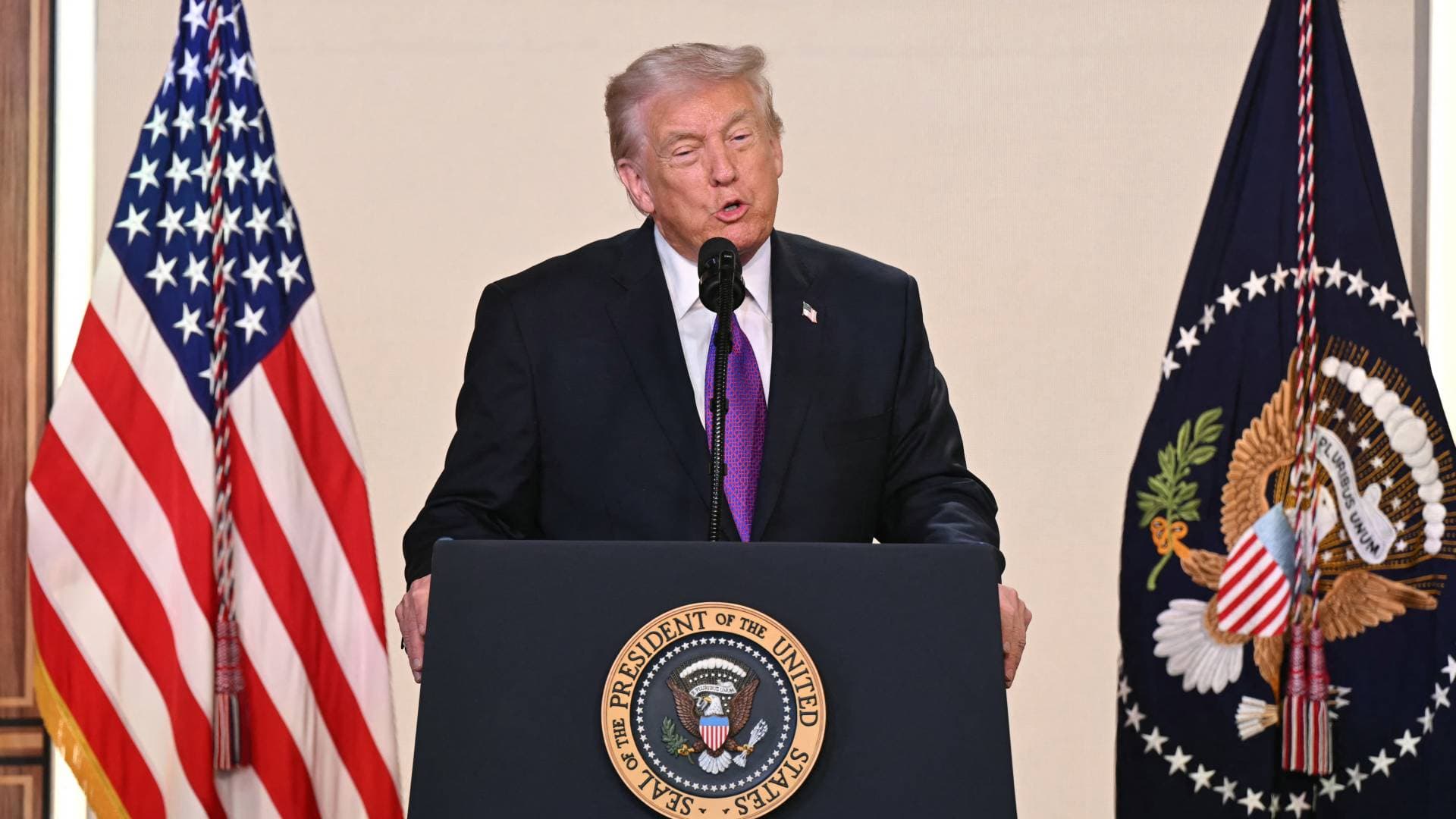 أكسيوس: ذهول وصدمة في مكتب نتنياهو بعد منشور ترمب بشأن منع الغارات على لبنان