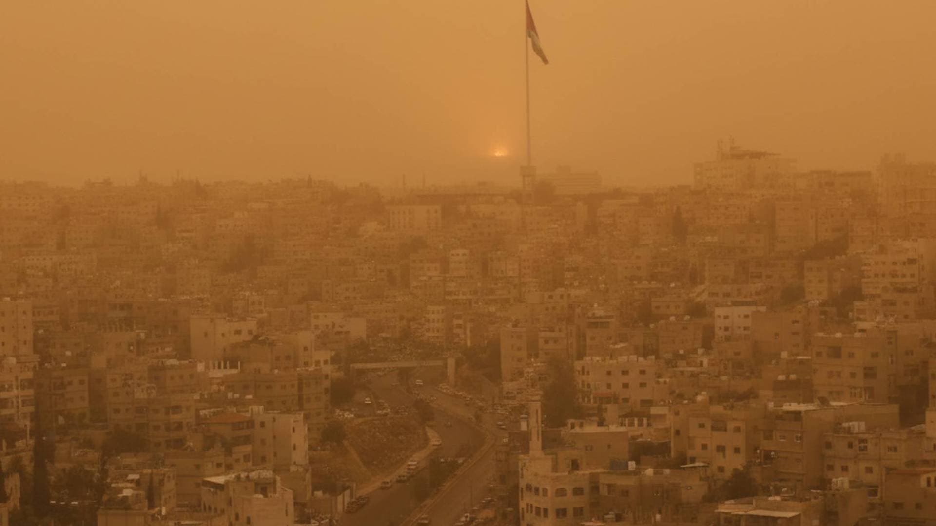 طقس العرب: انخفاض درجات الحرارة السبت وأجواء مغبرة تتطلب الانتباه على الطرق الصحراوية