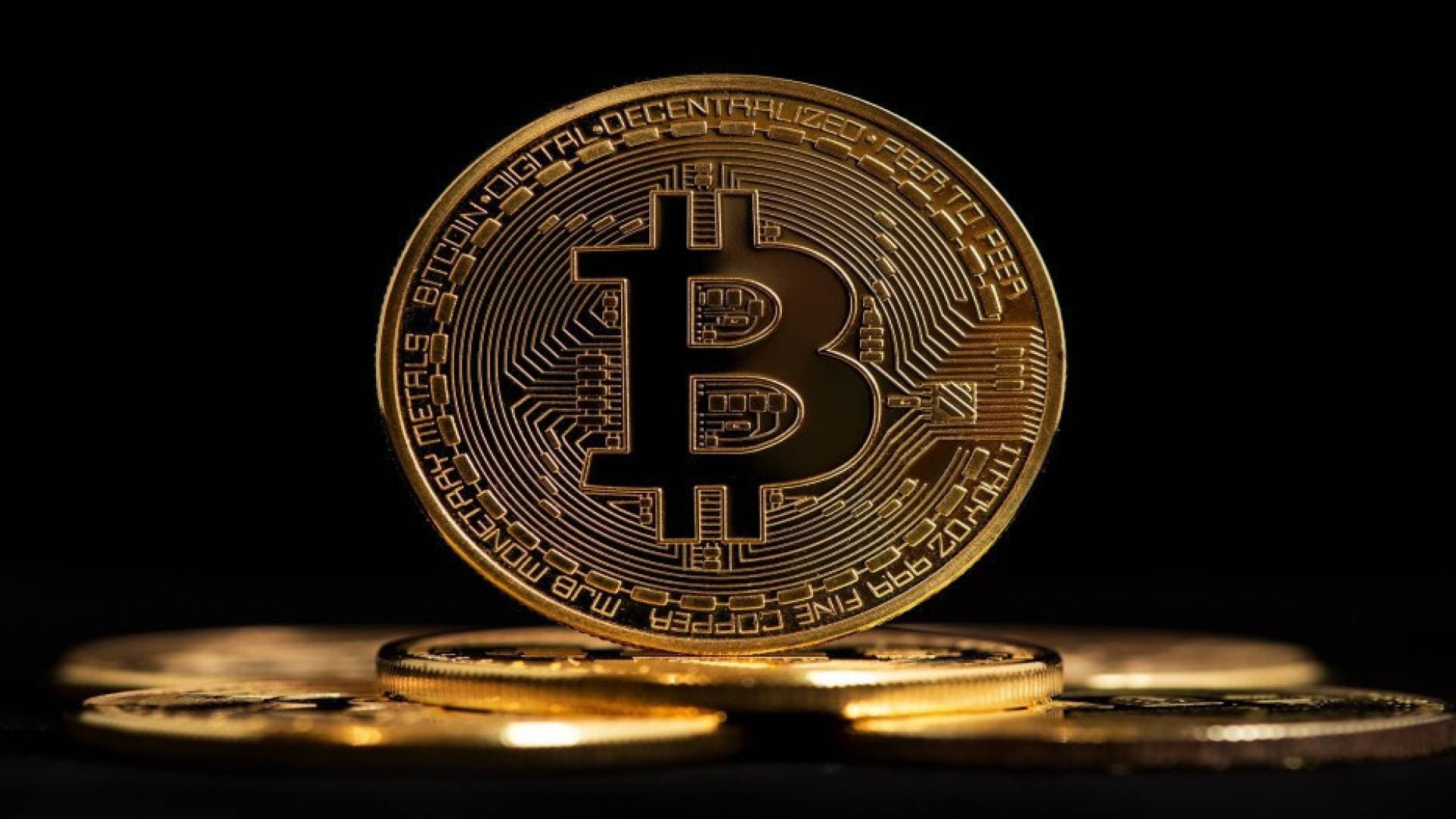 البيتكوين يحطم الأرقام القياسية.. تحليق مستمر يتجاوز حاجز 77 ألف دولار