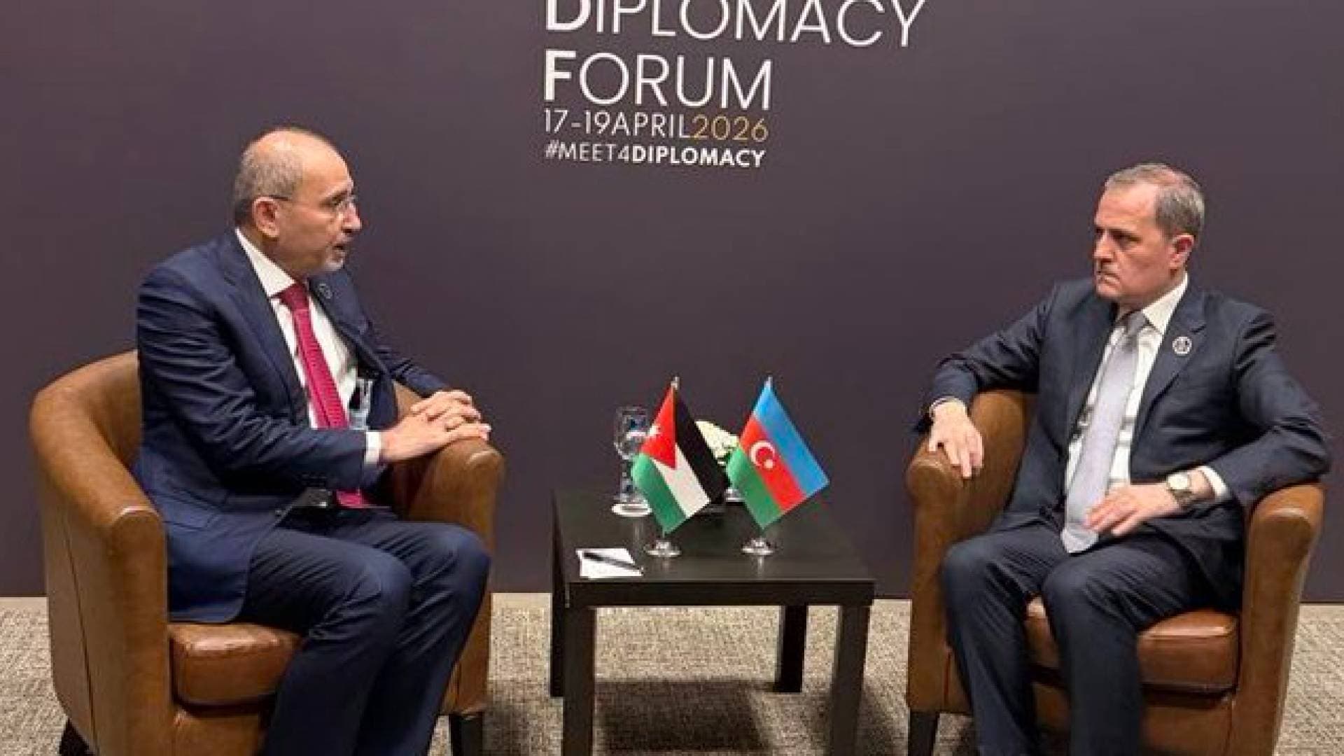 الصفدي يعقد سلسلة لقاءات دبلوماسية مكثفة على هامش منتدى أنطاليا الدبلوماسي