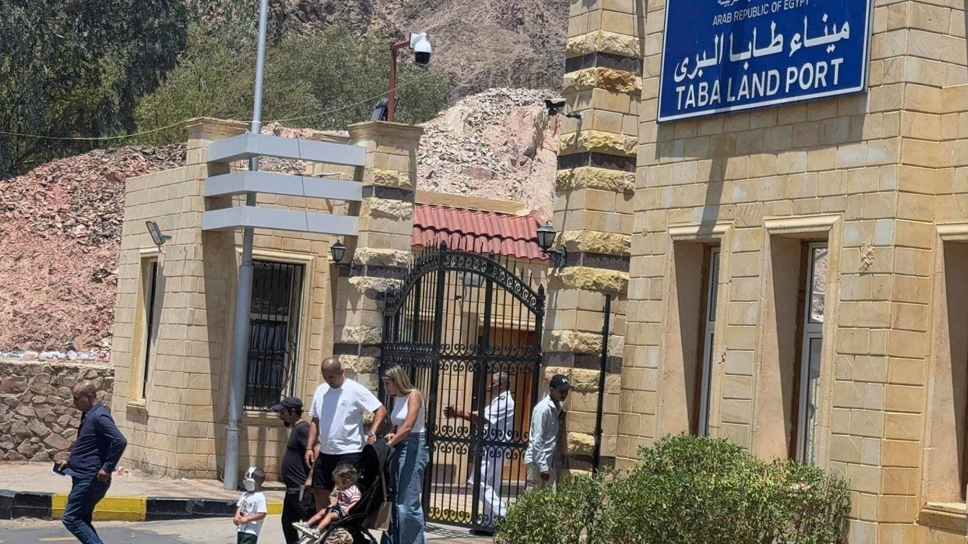 الداخلية المصرية تنفي ادعاءات سائح "إسرائيلي" بالتحرش في منفذ طابا وتؤكد سلامة الإجراءات