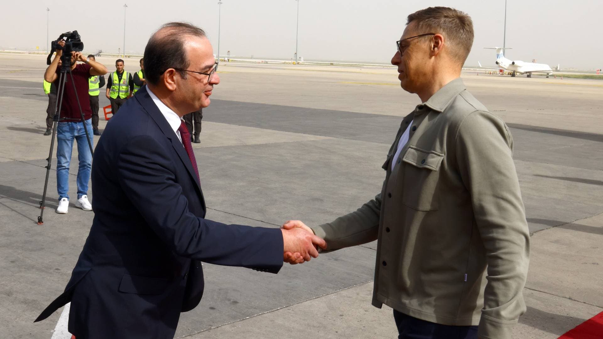 رئيس فنلندا يصل إلى عمان في زيارة رسمية تستمر عدة أيام